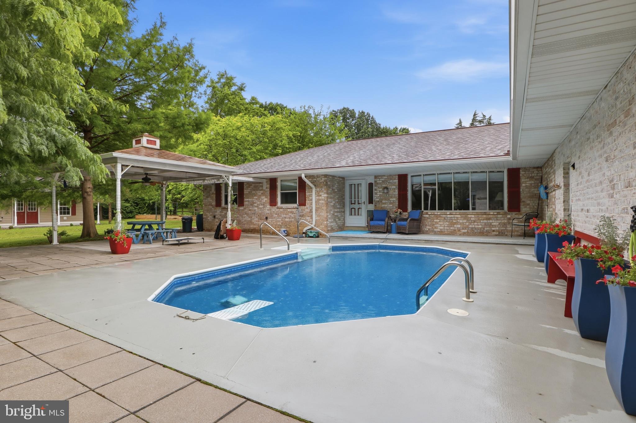 LAKE MEADE - Residential