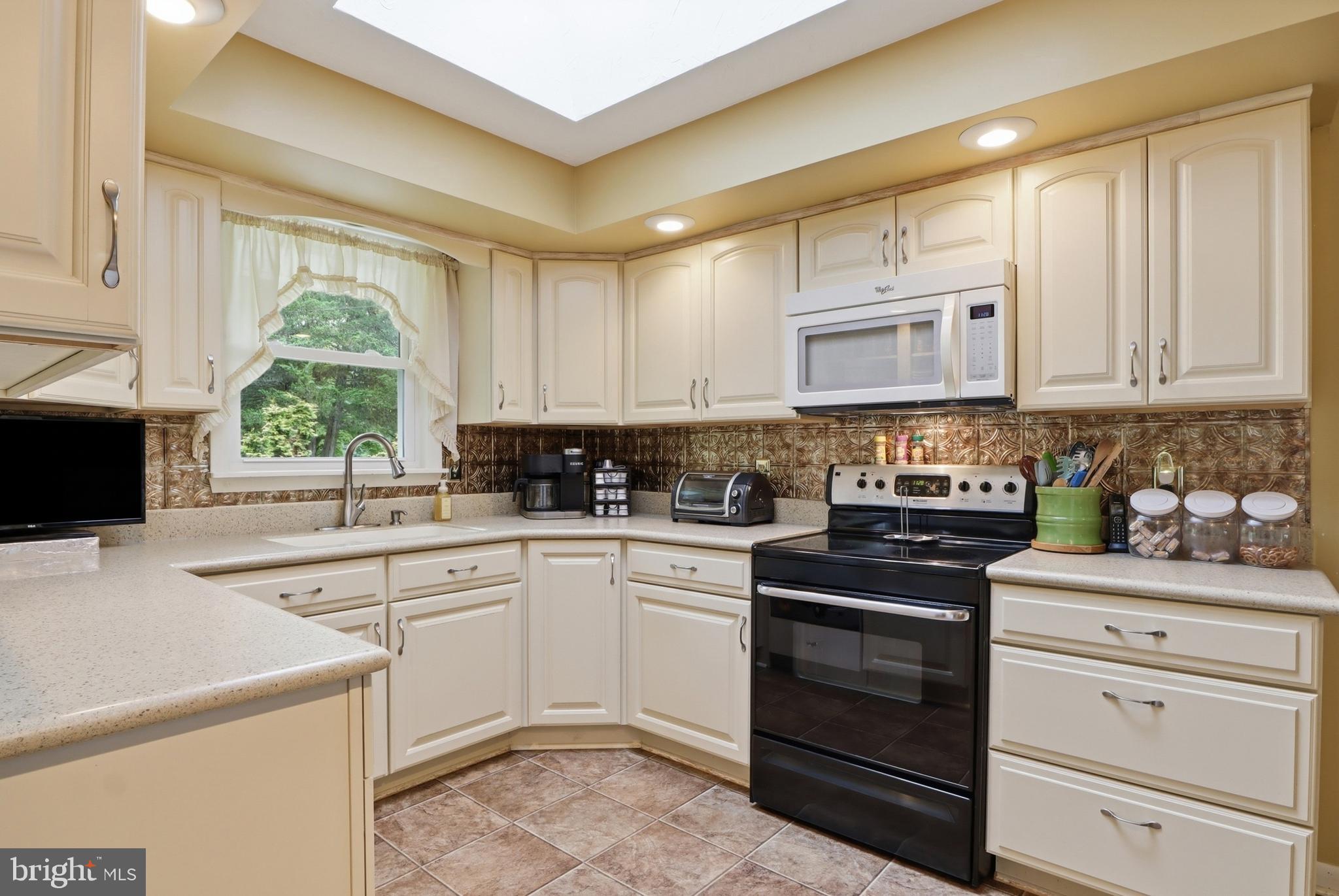 LAKE MEADE - Residential