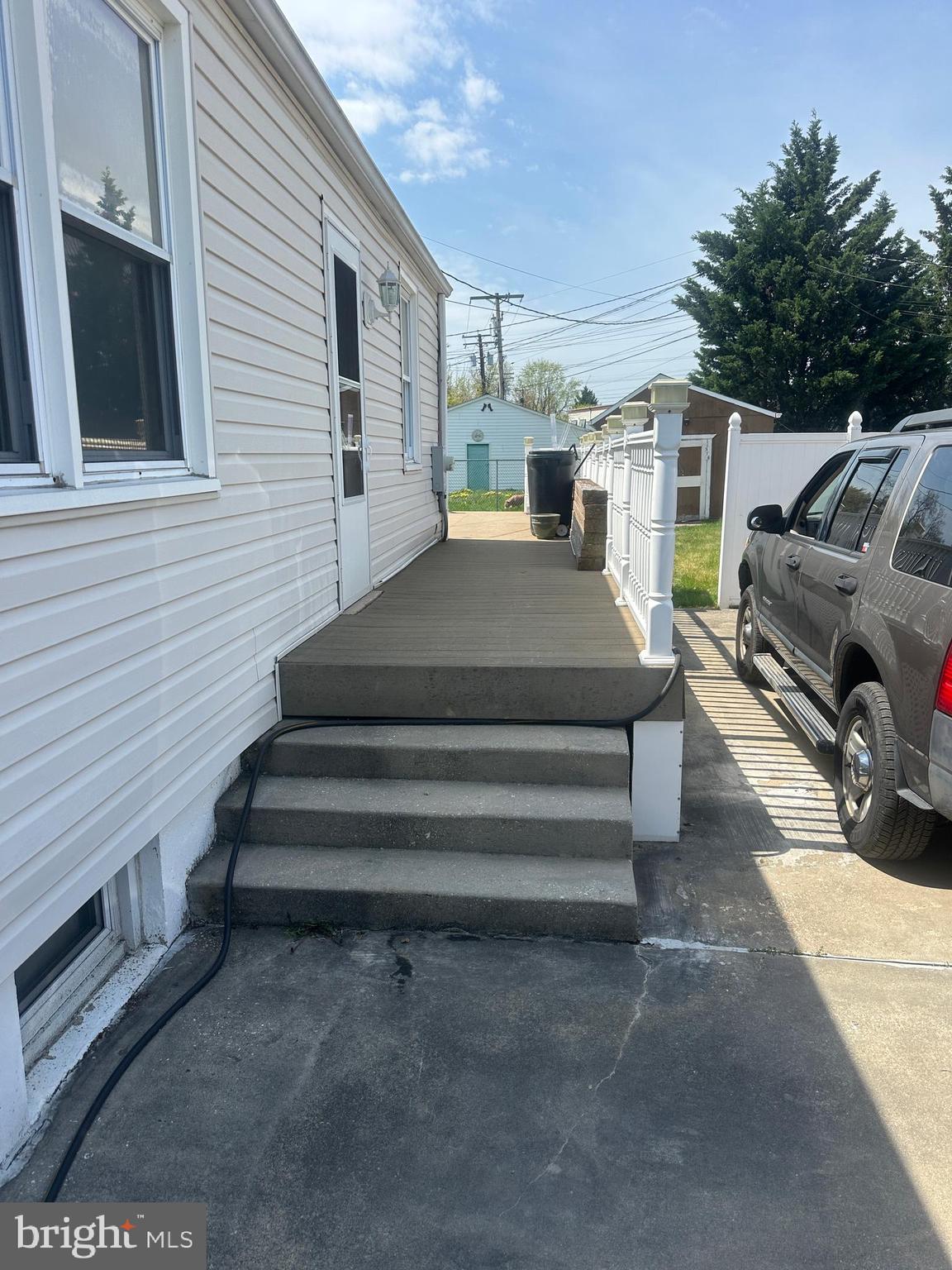 LYNBROOK - Residential