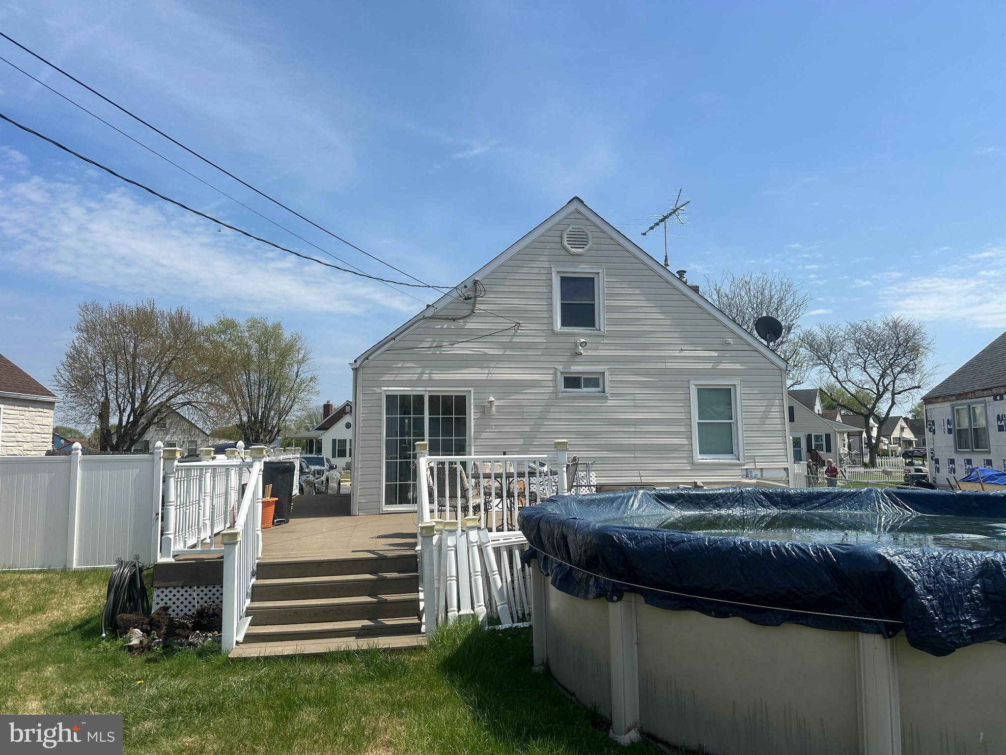 LYNBROOK - Residential