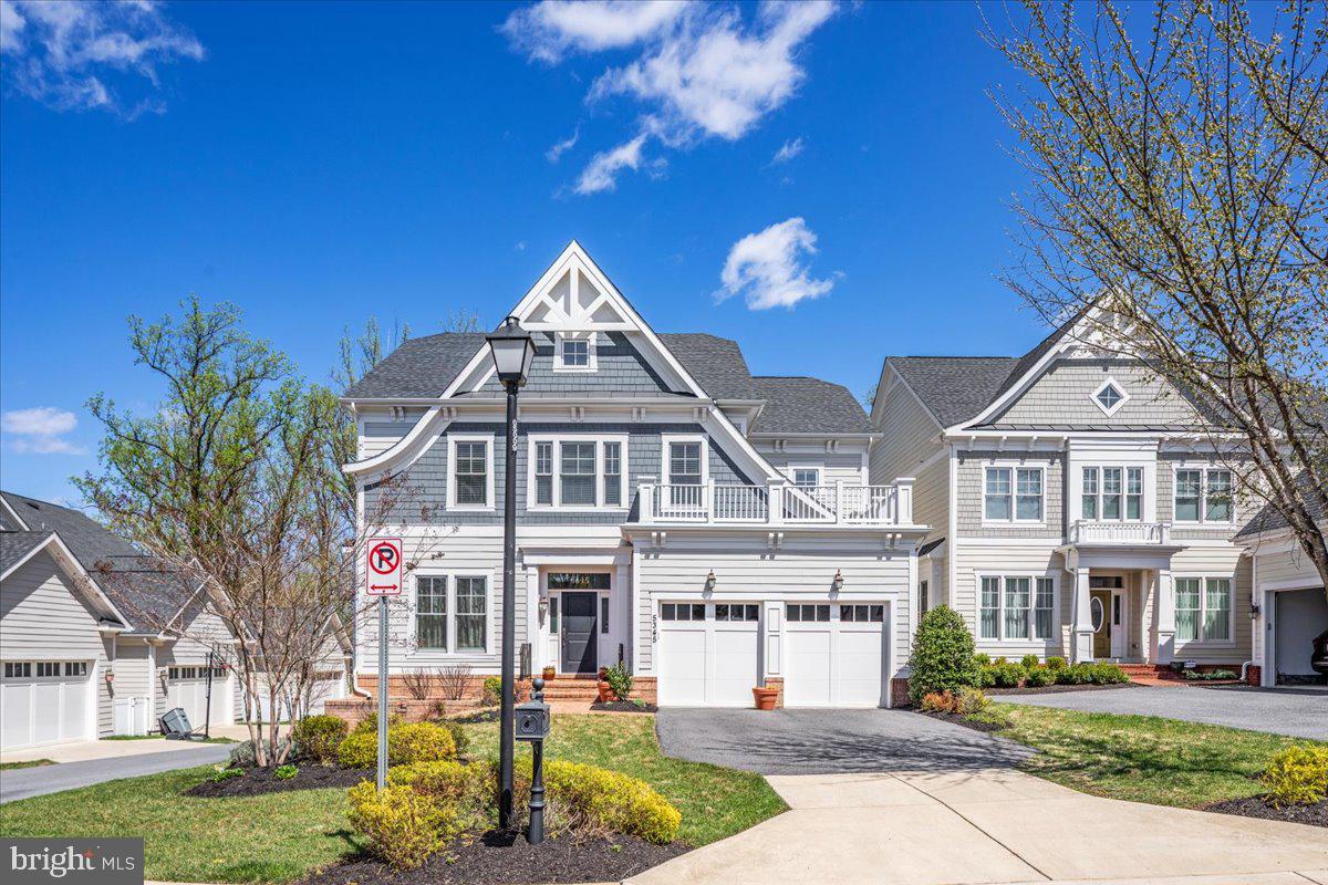 BETHESDA MEWS - Residential