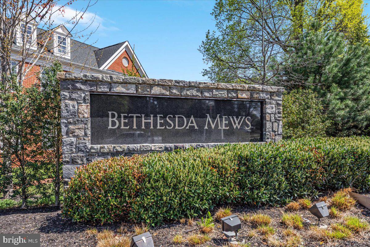 BETHESDA MEWS - Residential