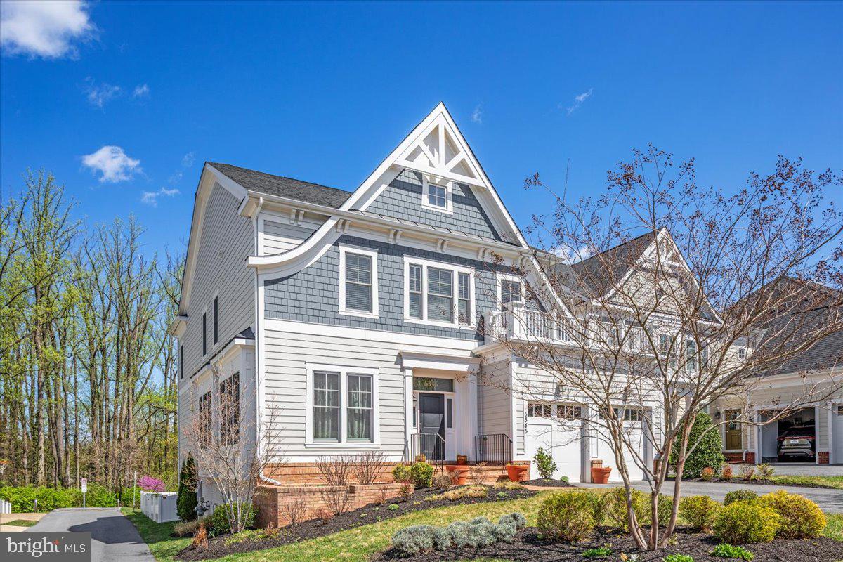 BETHESDA MEWS - Residential