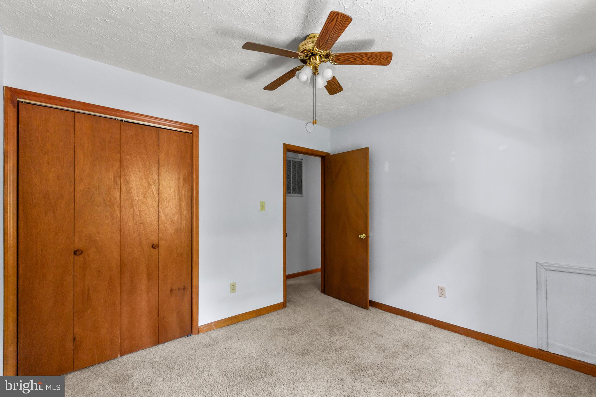 PRESIDENTIAL LAKES - Residential