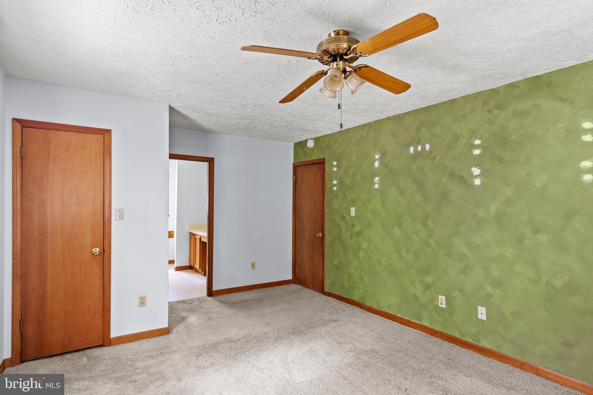 PRESIDENTIAL LAKES - Residential
