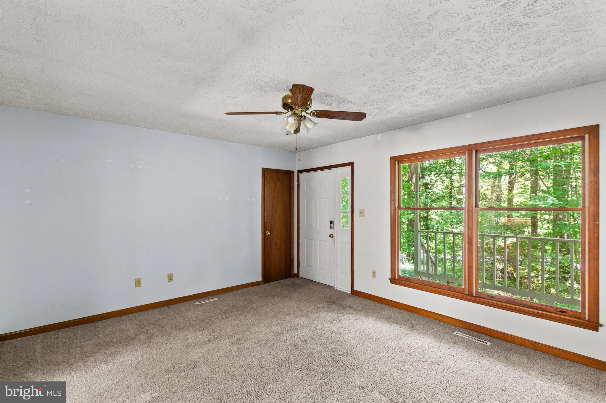 PRESIDENTIAL LAKES - Residential