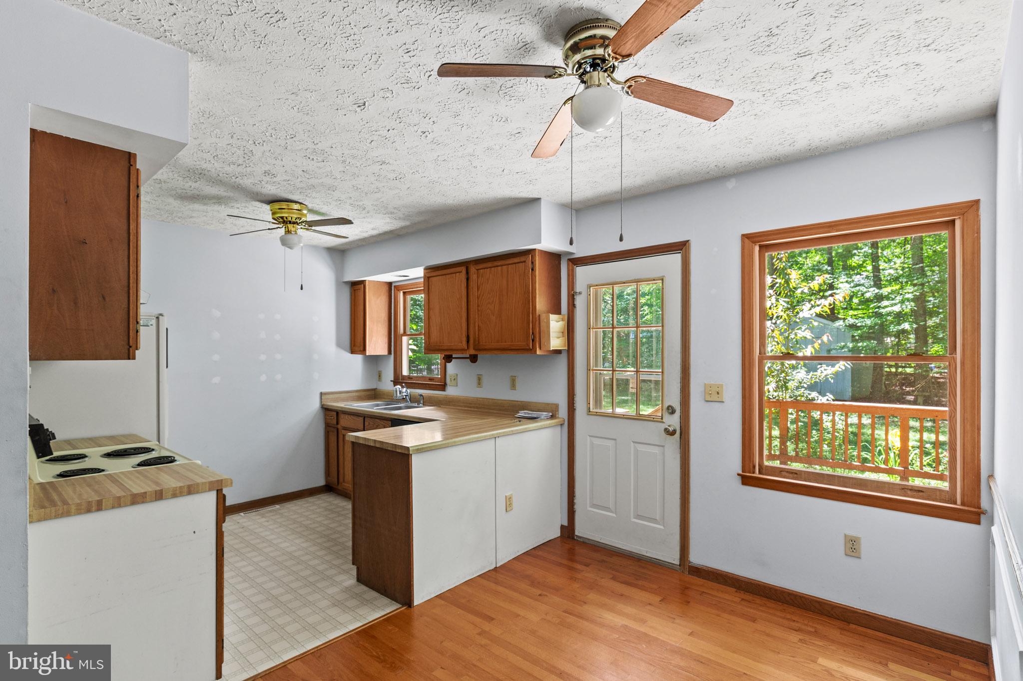 PRESIDENTIAL LAKES - Residential
