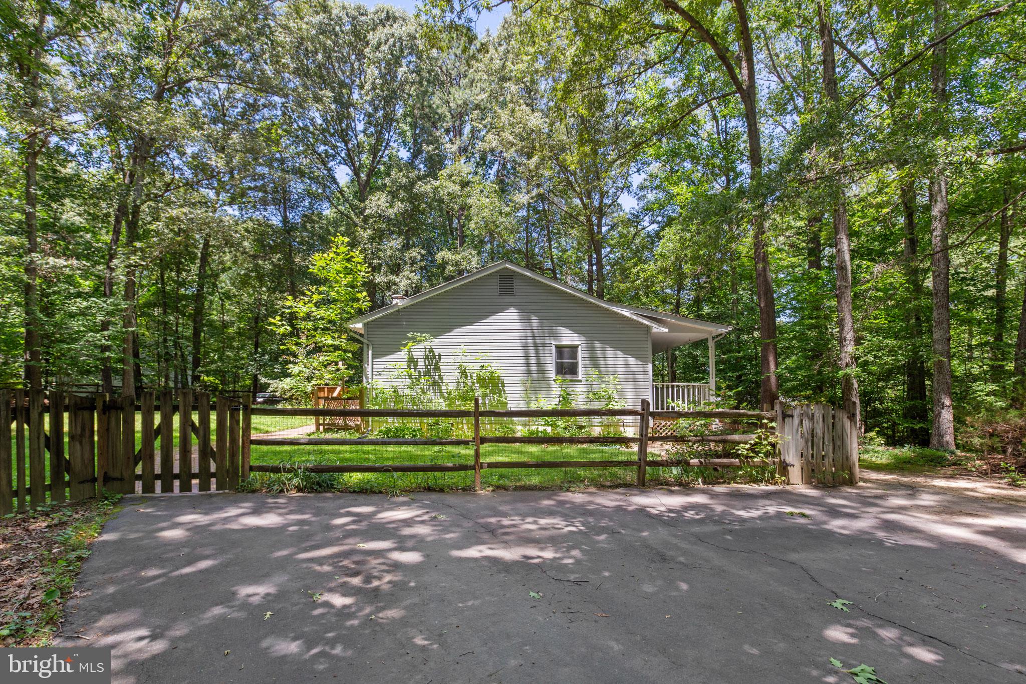 PRESIDENTIAL LAKES - Residential