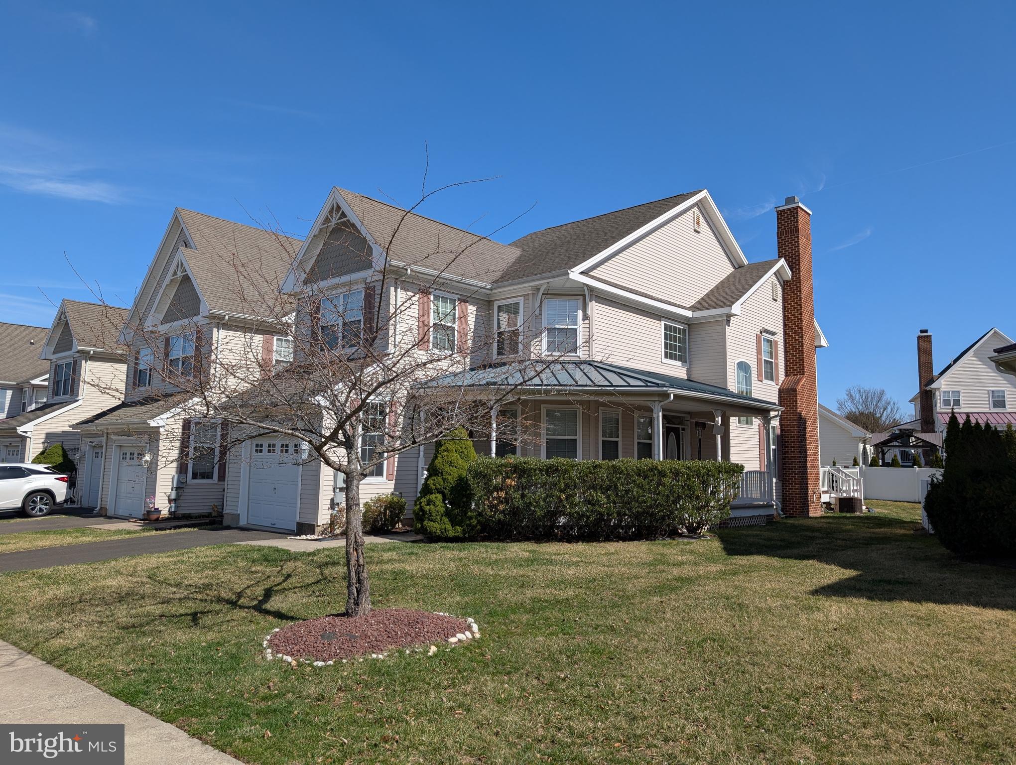IVYLAND VILLAGE - Residential Lease