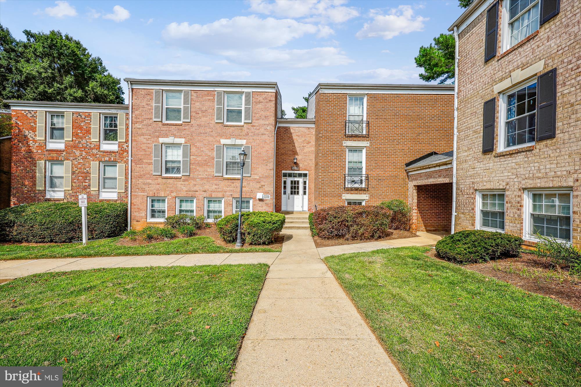 Light filled 2 bedroom, 1 bath condo on the top floor with a large balcony.  Updated kitchen, new counters, new kitchen floor, new stove, fresh paint, new carpet and an updated bathroom. Close to restaurants and shopping.  Condo fee includes all utilities.