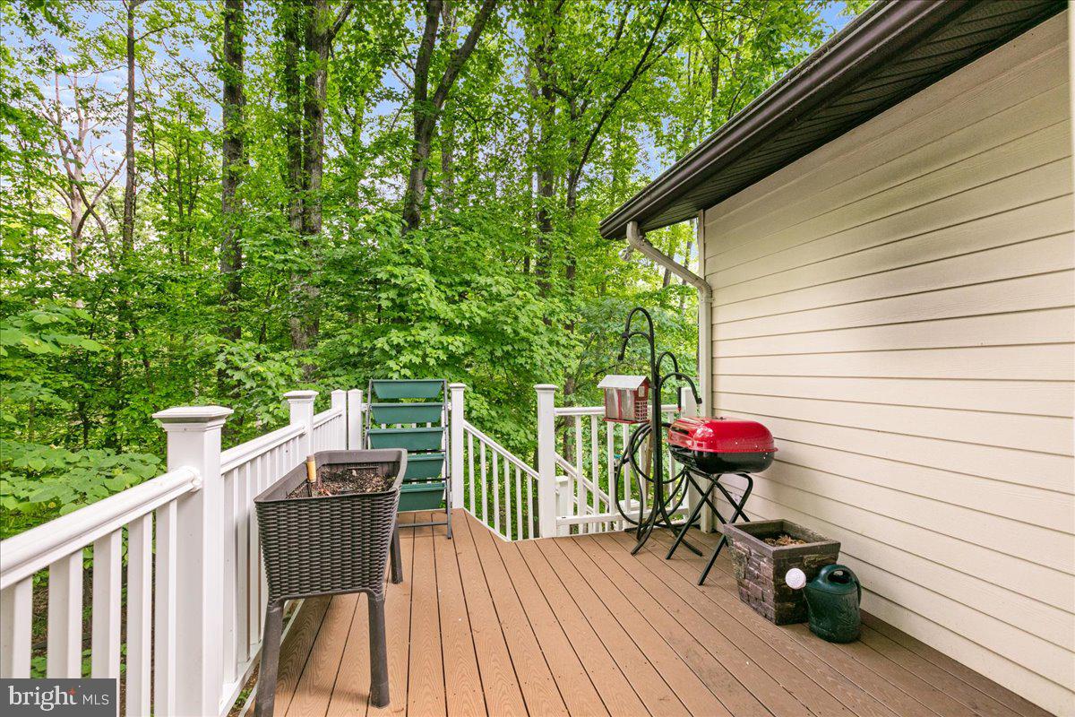 LONGWOOD KNOLLS - Residential