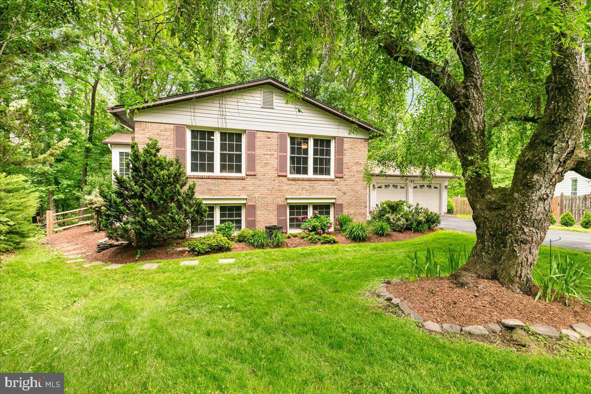 LONGWOOD KNOLLS - Residential
