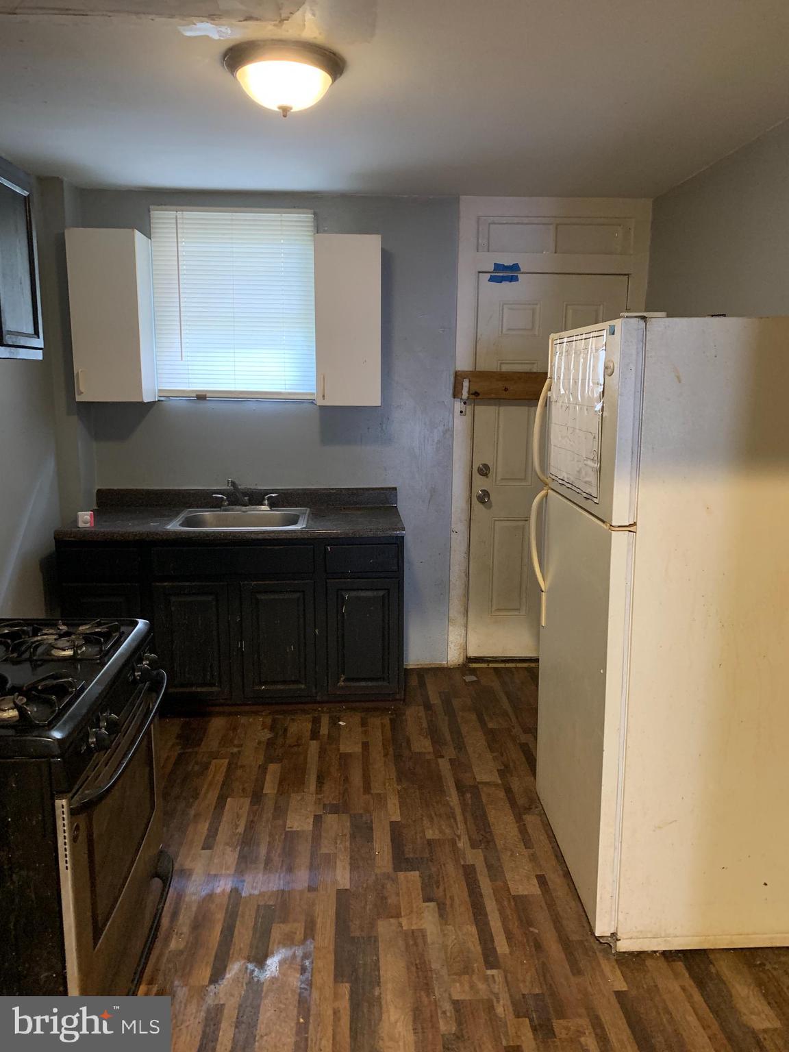 BROADWAY EAST - Residential