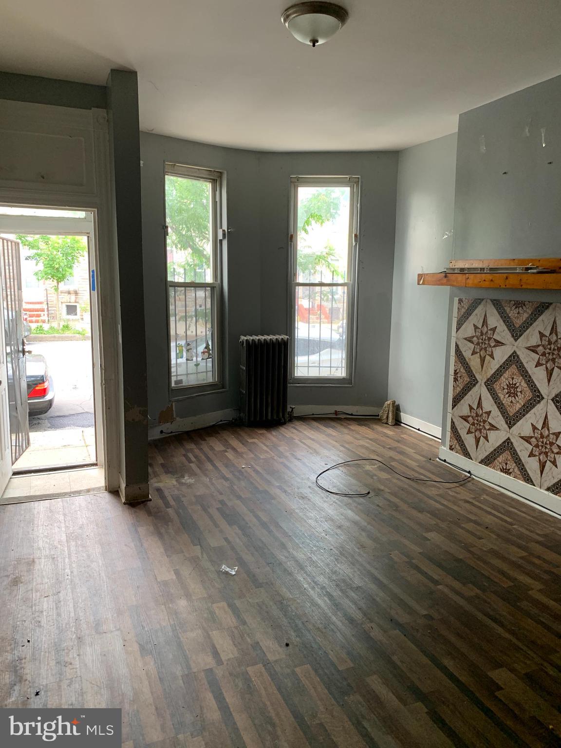 BROADWAY EAST - Residential