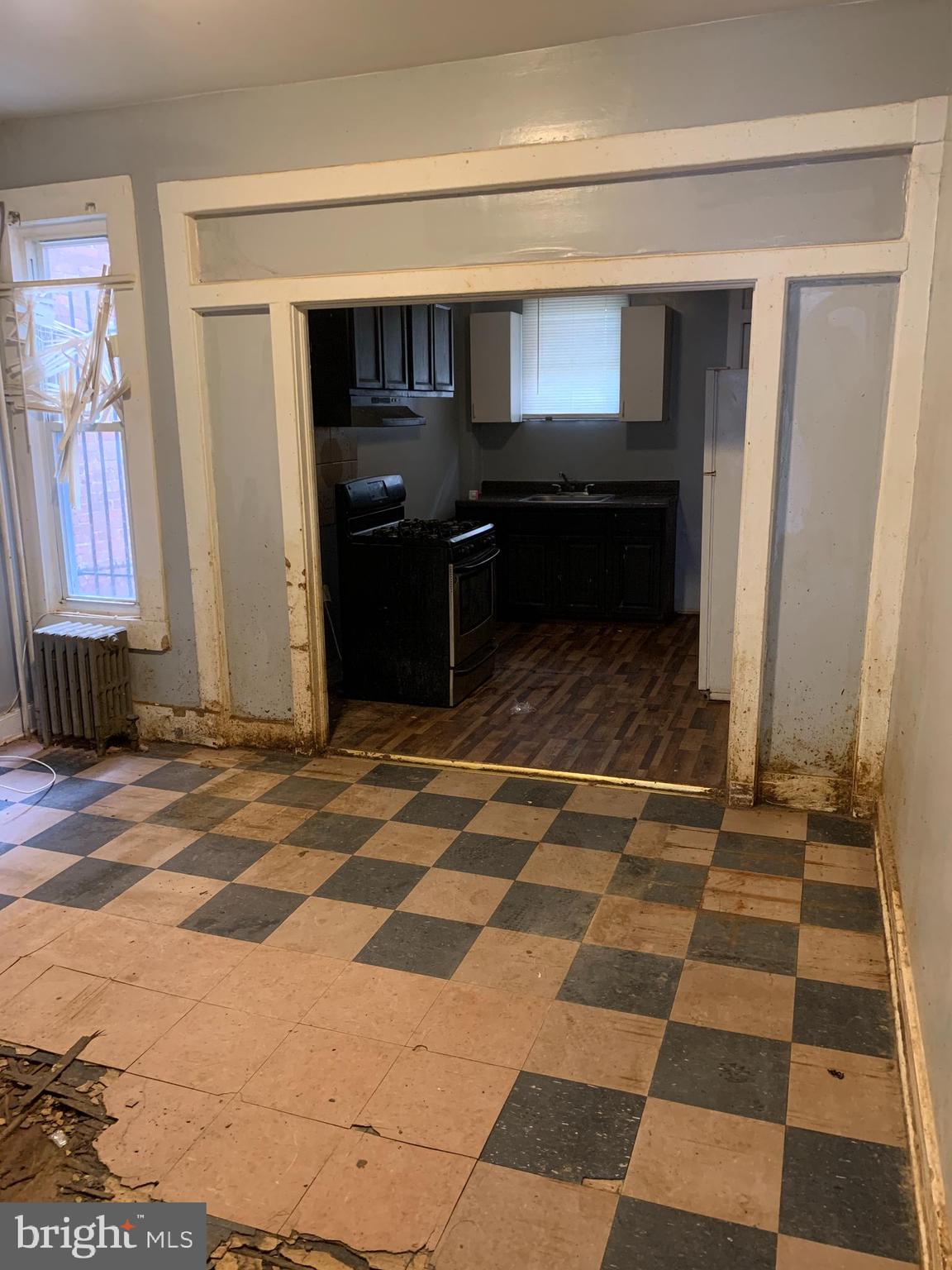 BROADWAY EAST - Residential