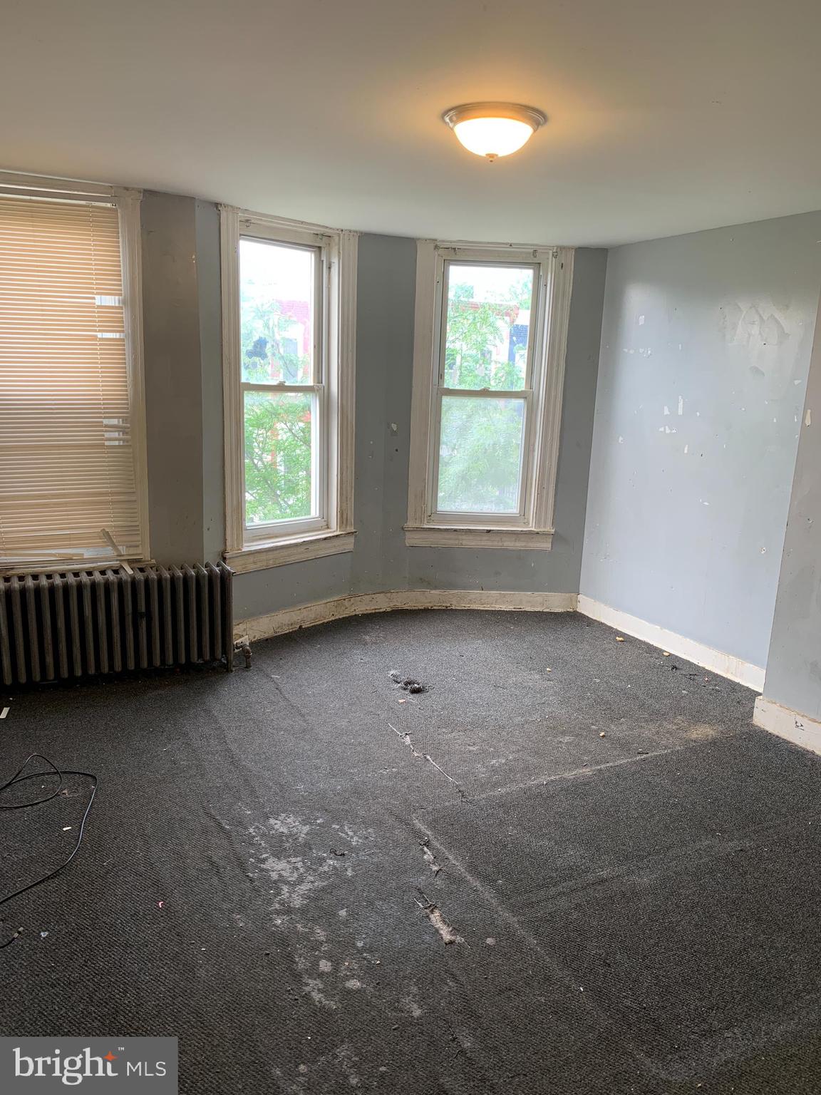 BROADWAY EAST - Residential