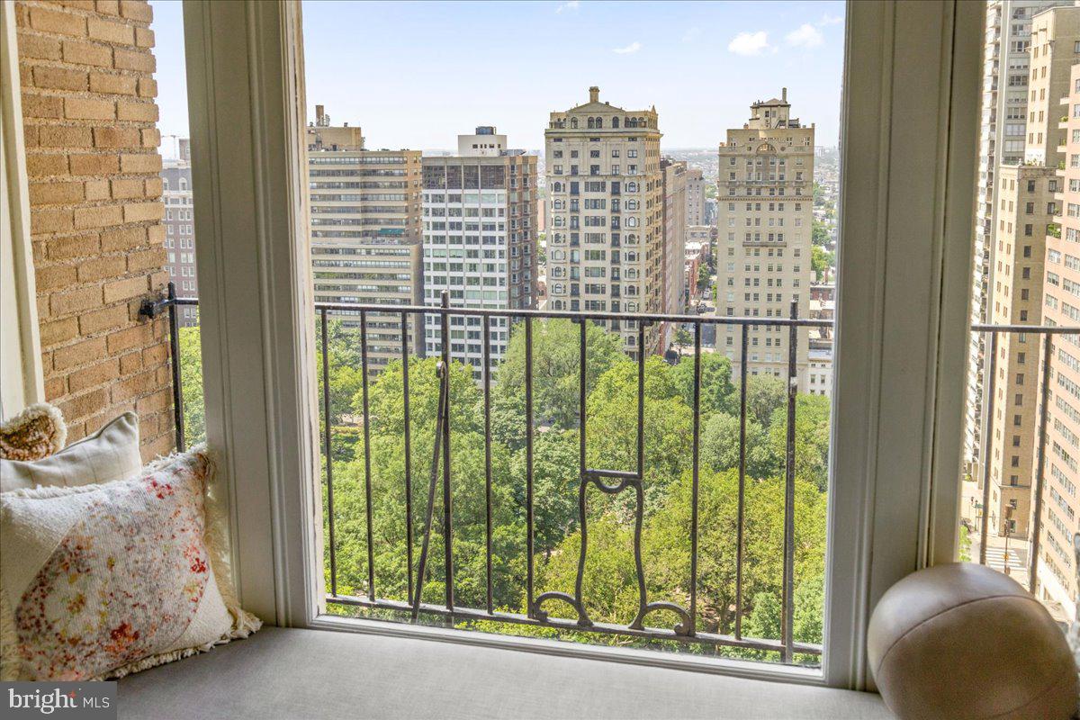 RITTENHOUSE SQUARE - Residential