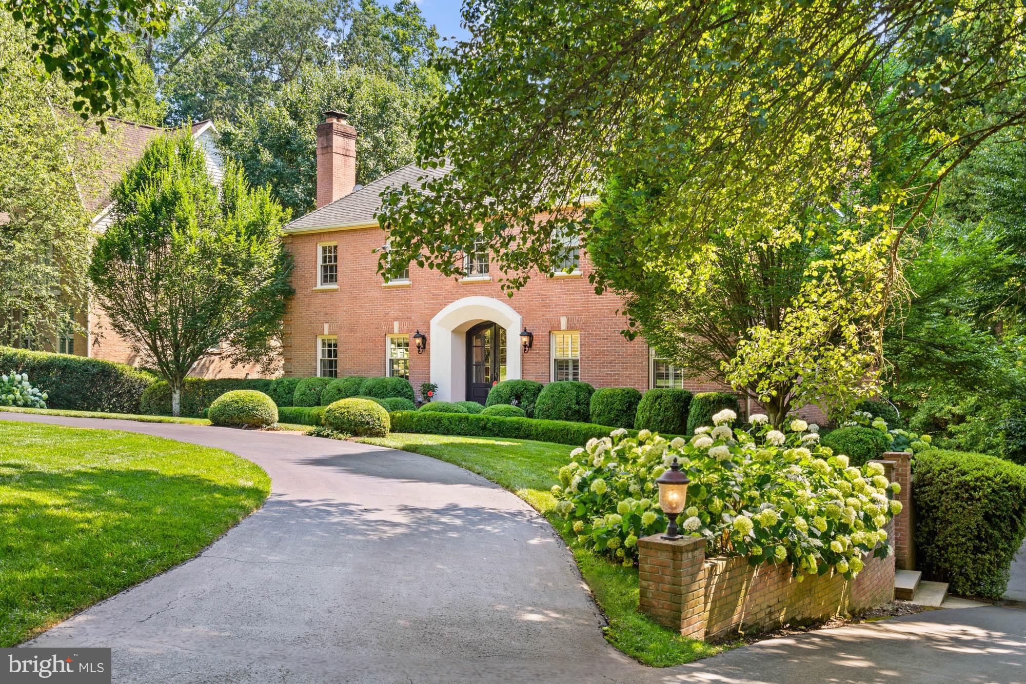 RIVER OAKS - Residential