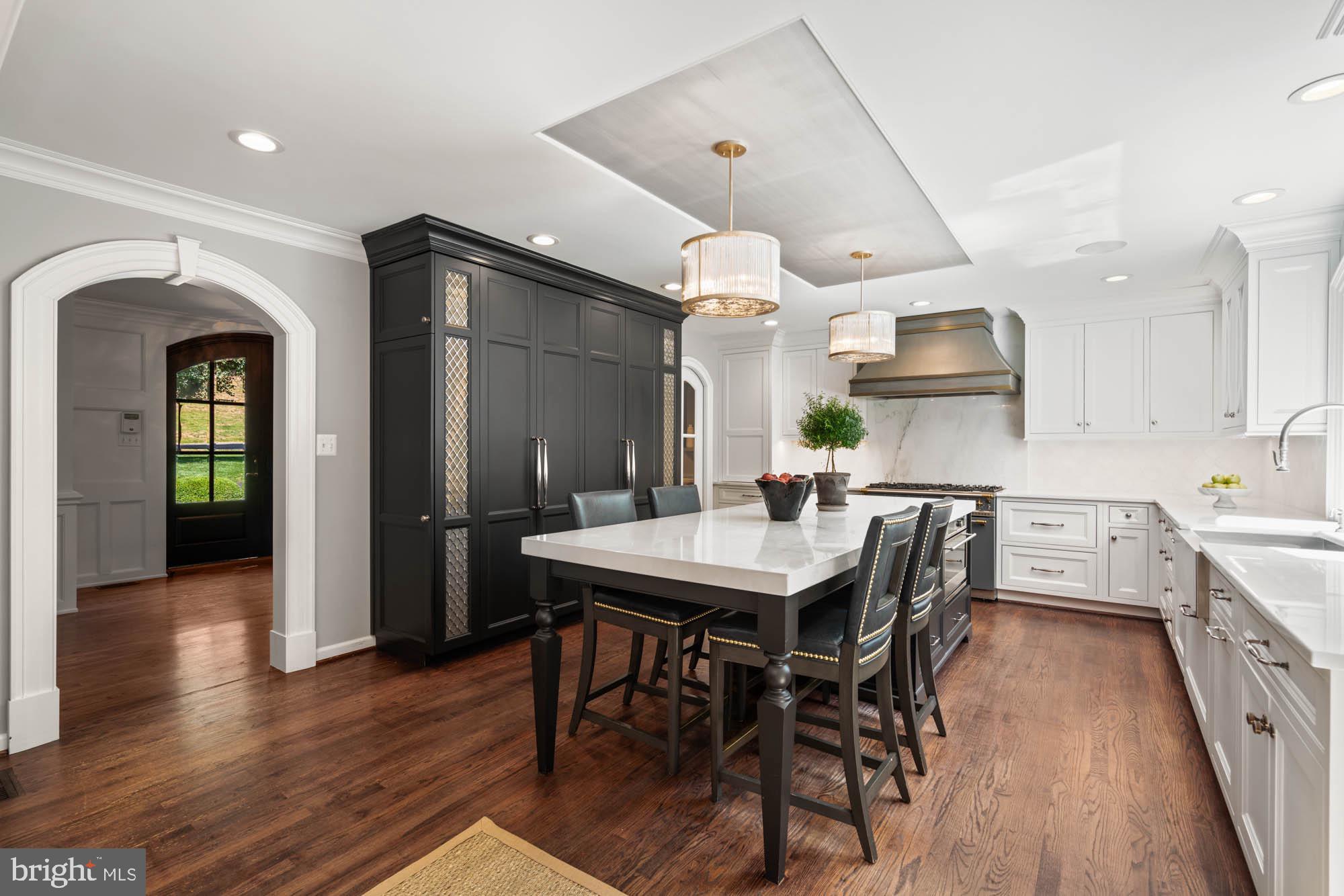 RIVER OAKS - Residential
