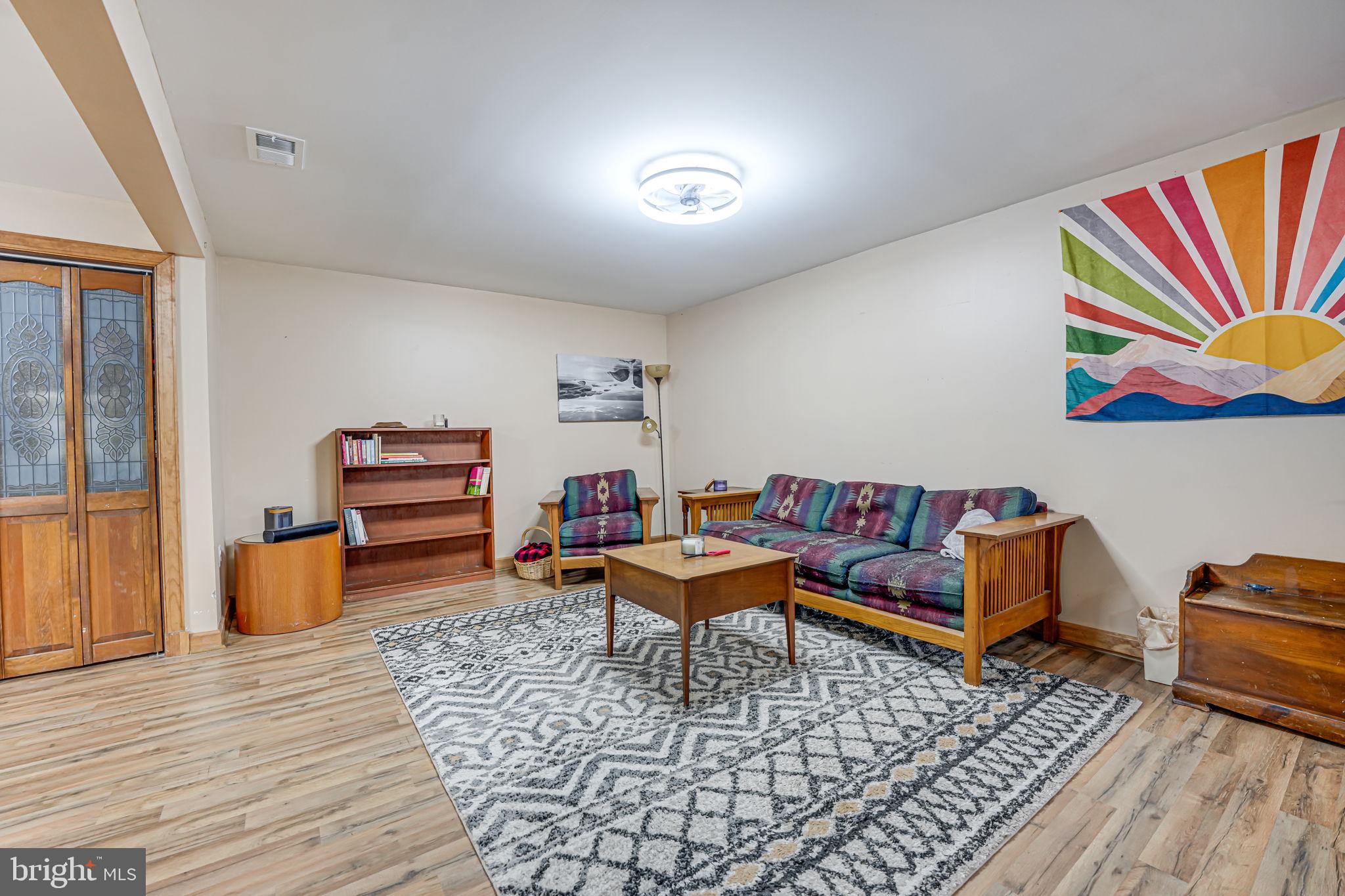 MOSBY WOODS - Residential