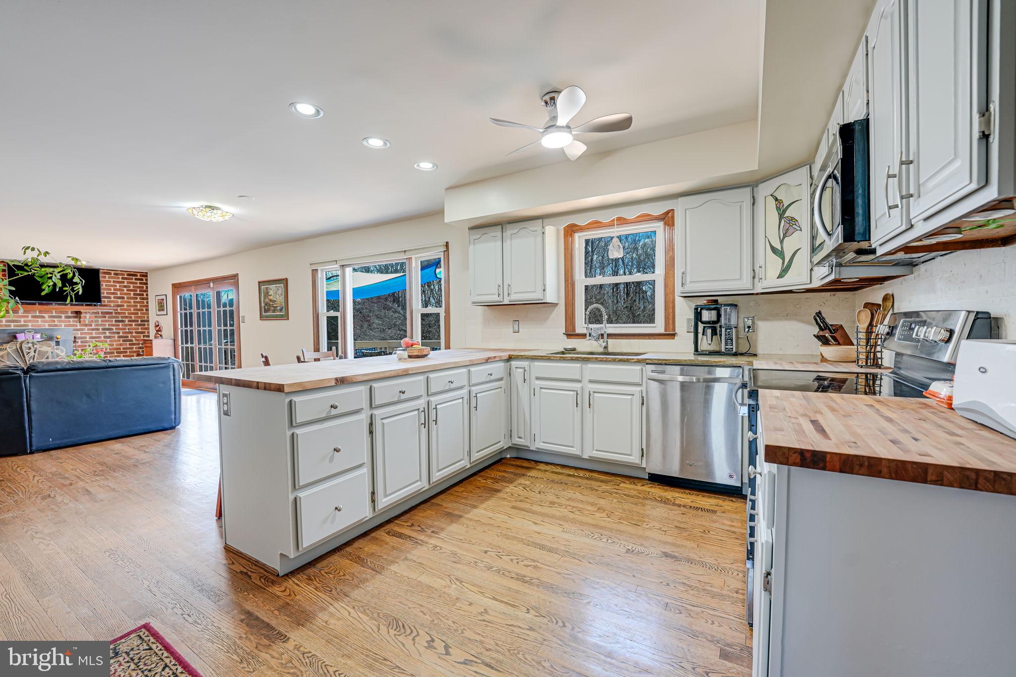 MOSBY WOODS - Residential