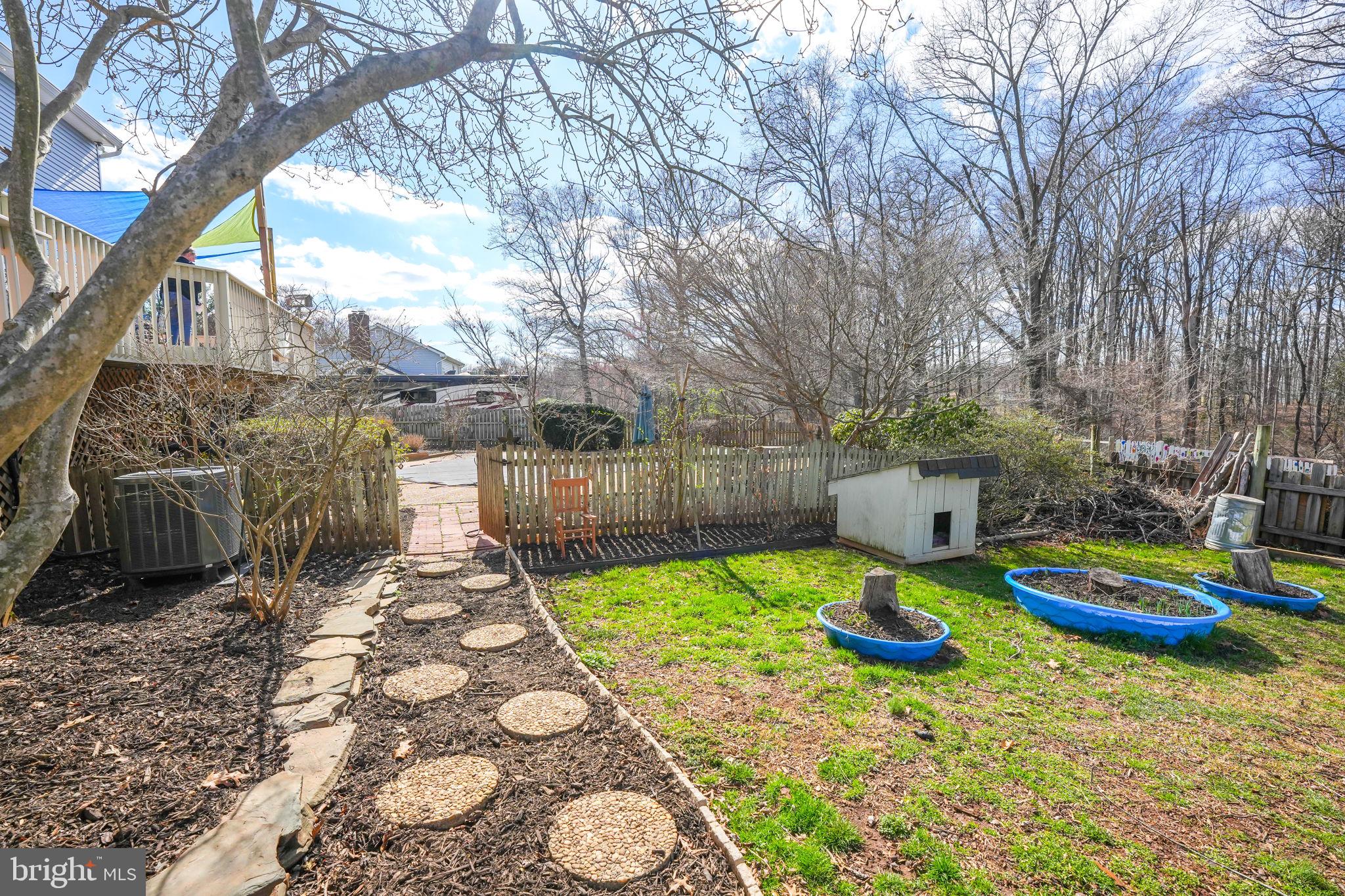 MOSBY WOODS - Residential
