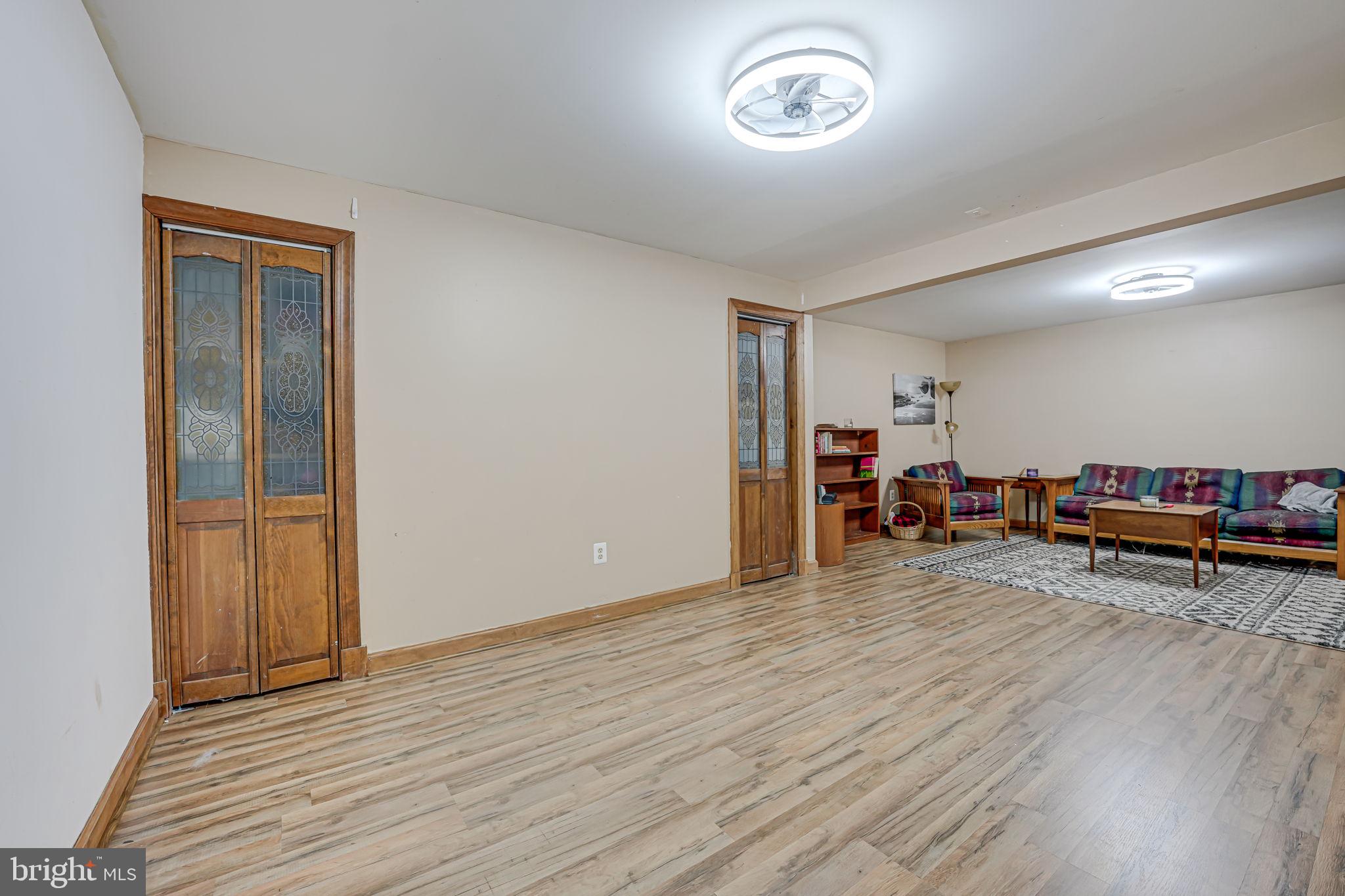 MOSBY WOODS - Residential