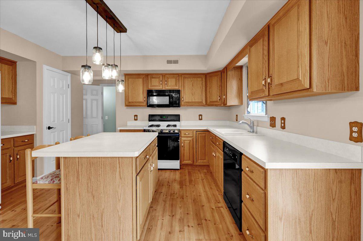 OAK VIEW ESTATES - Residential