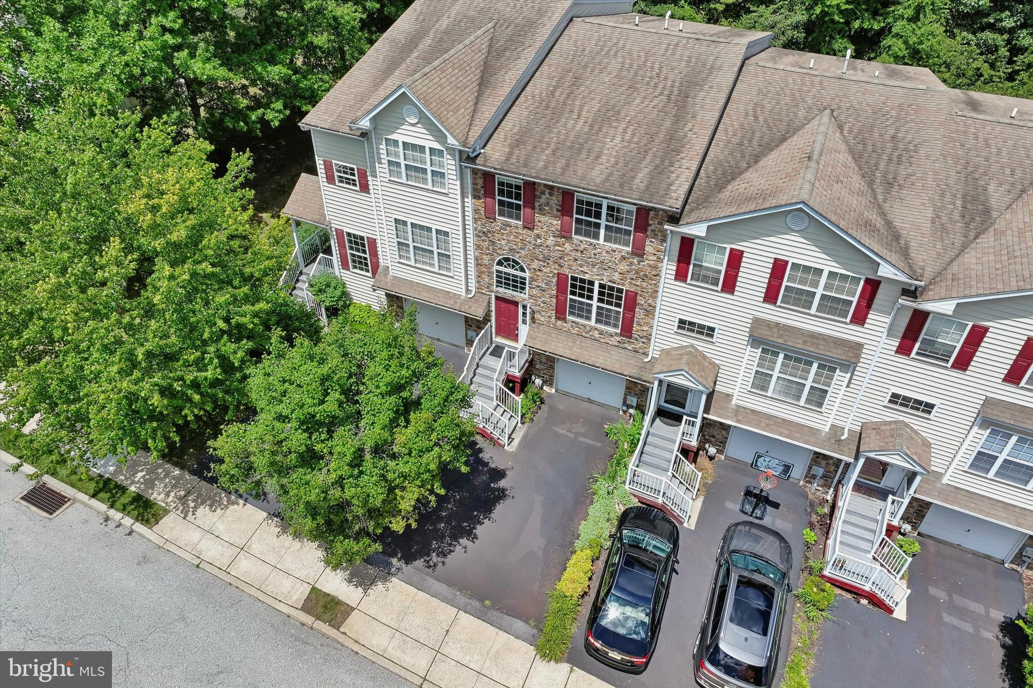 CHARLESTOWN OAKS - Residential