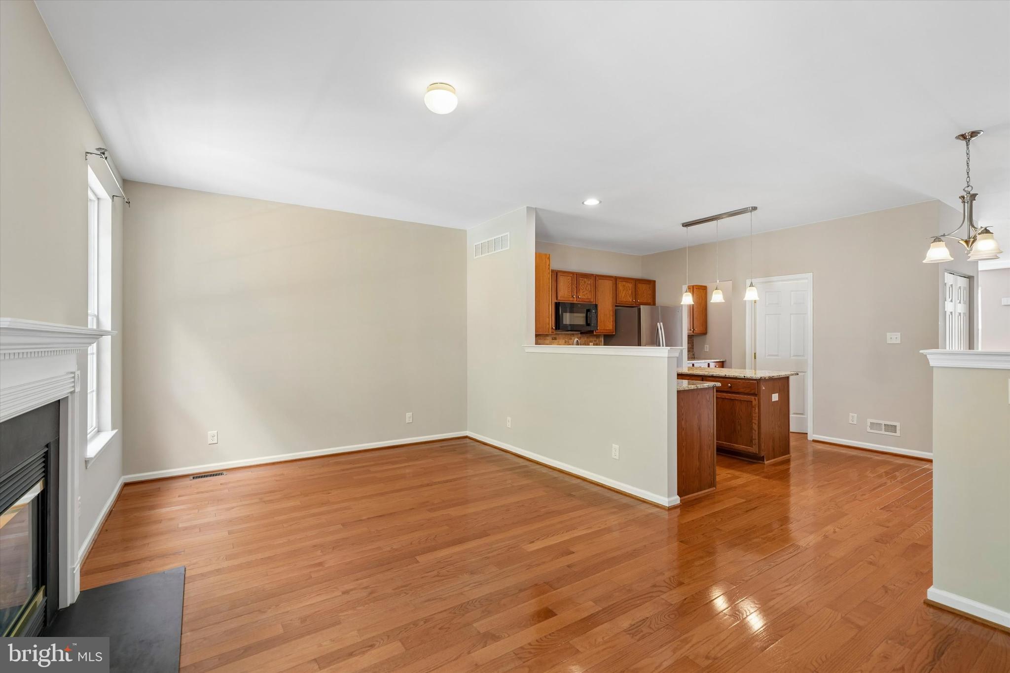CHARLESTOWN OAKS - Residential