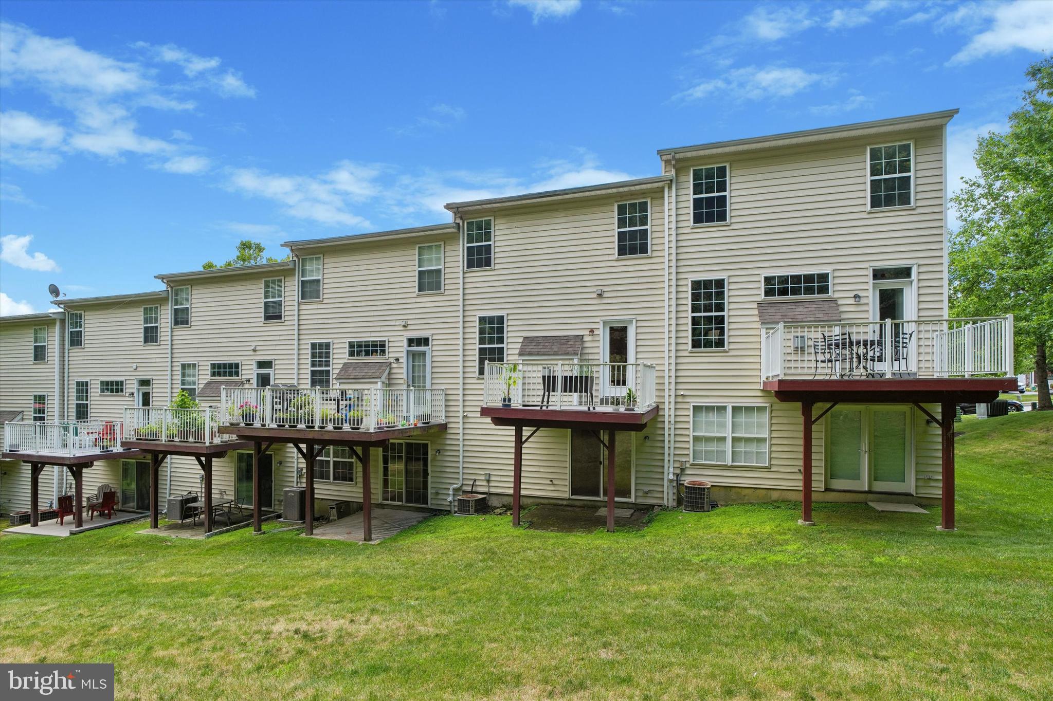 CHARLESTOWN OAKS - Residential