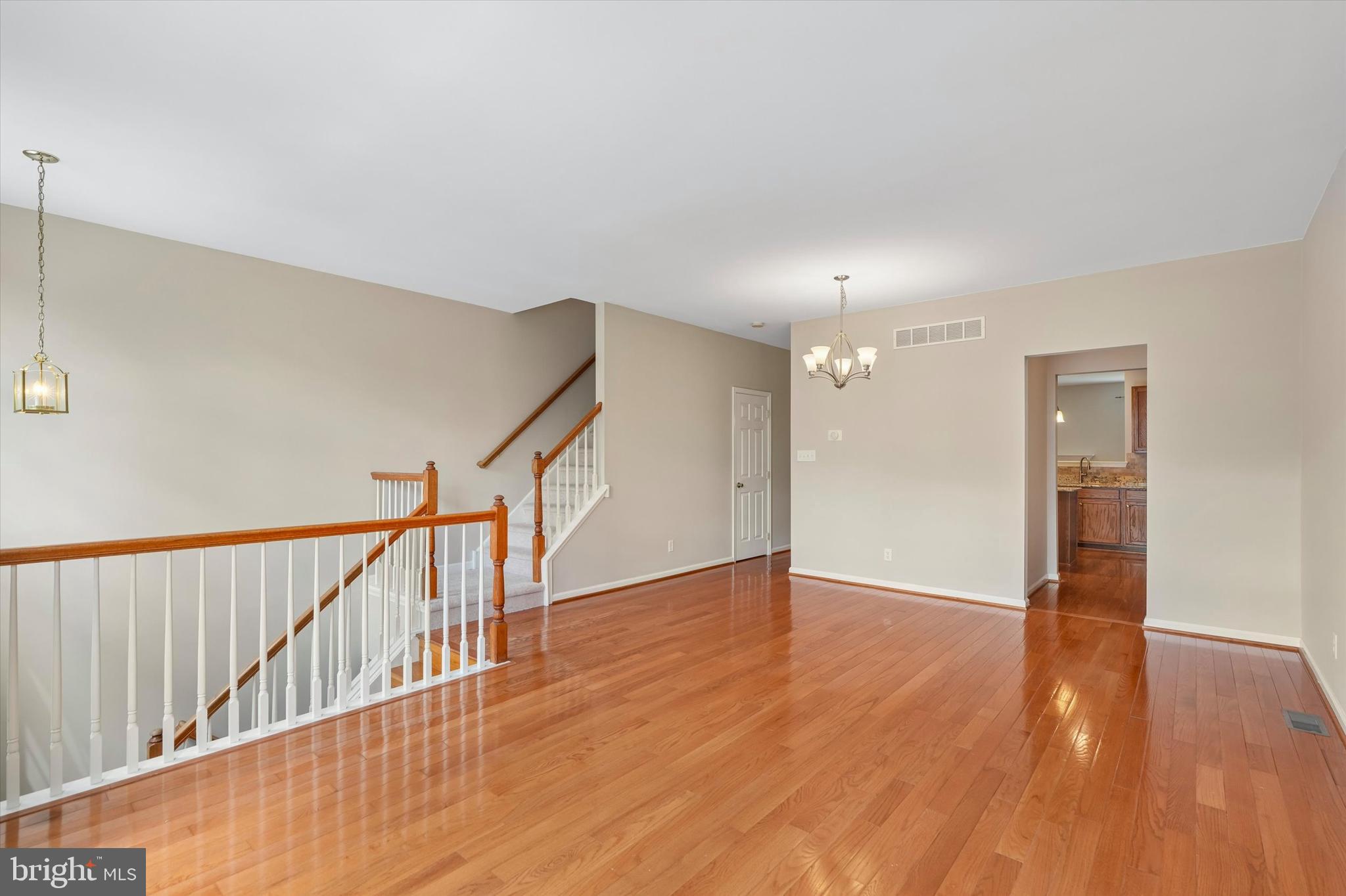 CHARLESTOWN OAKS - Residential