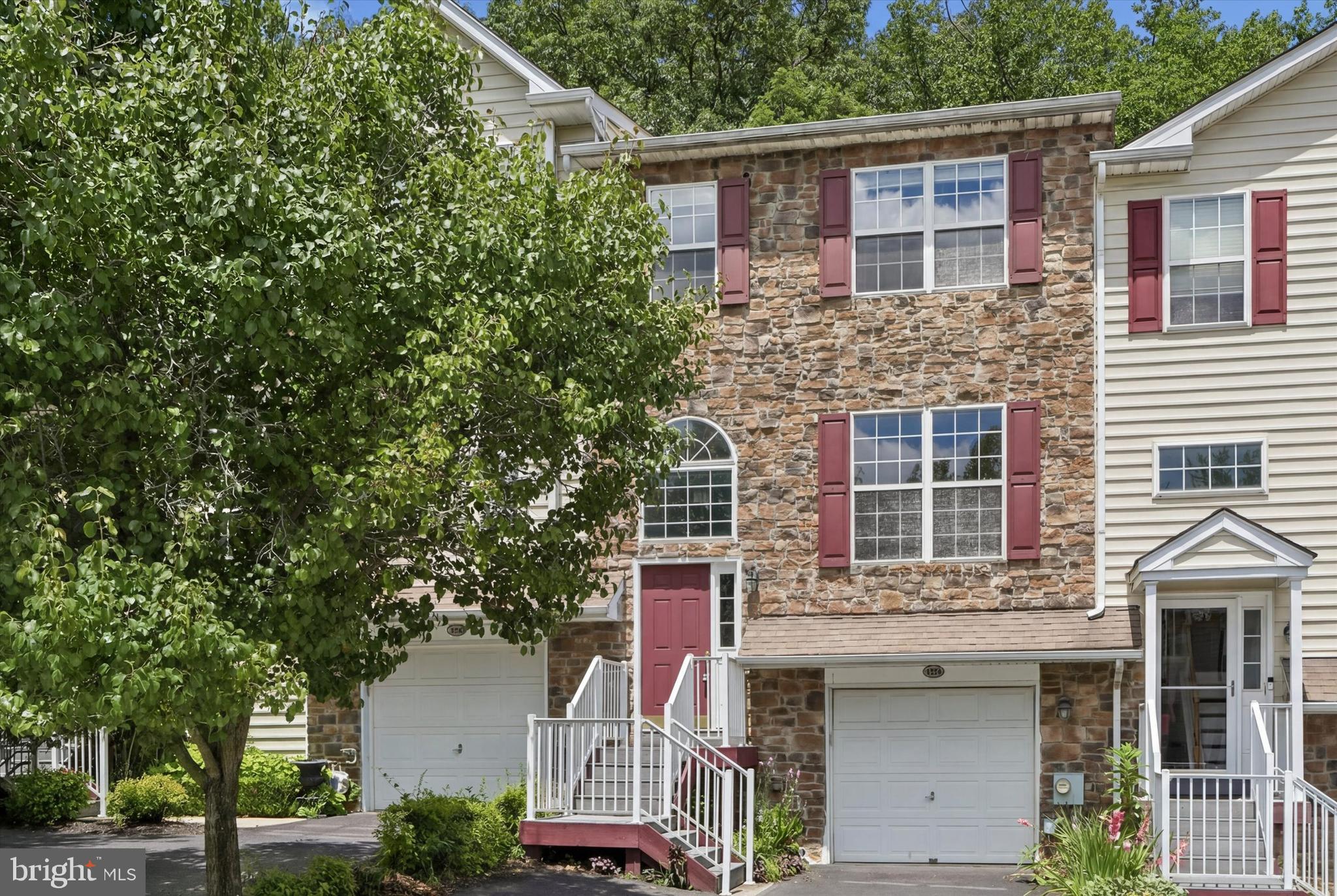 CHARLESTOWN OAKS - Residential