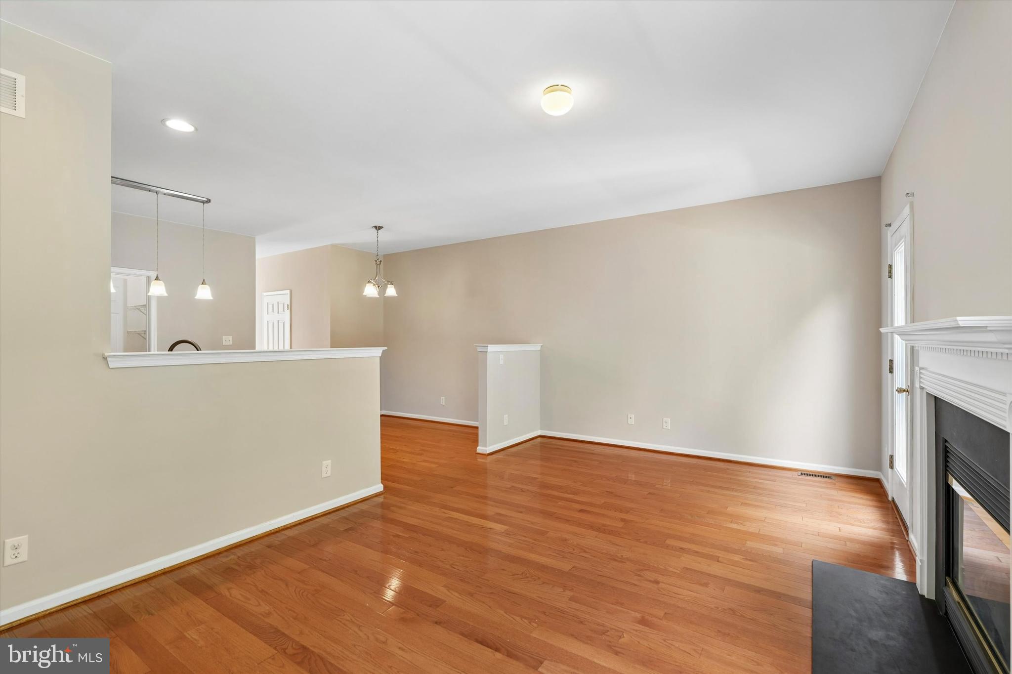 CHARLESTOWN OAKS - Residential