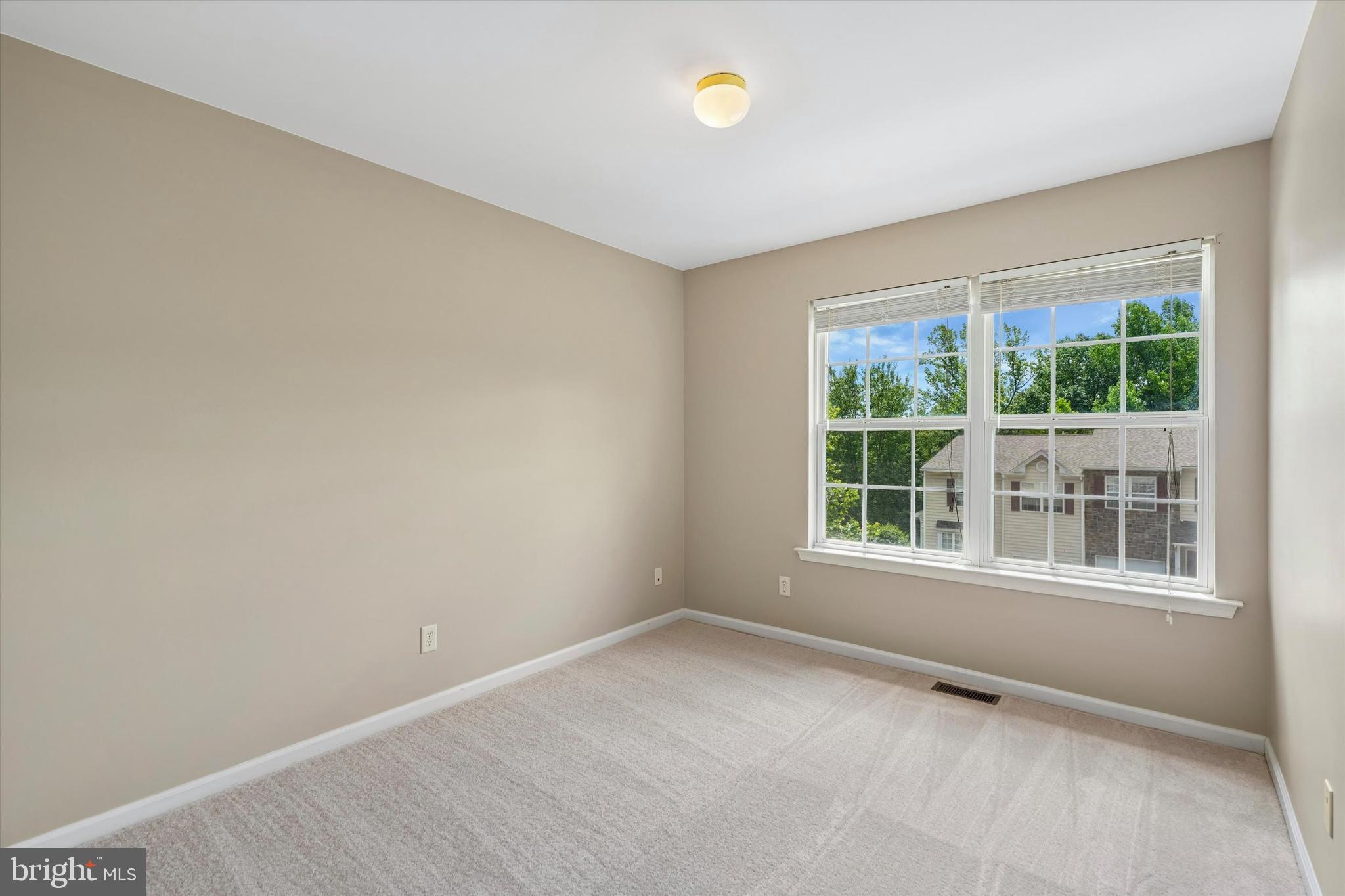 CHARLESTOWN OAKS - Residential