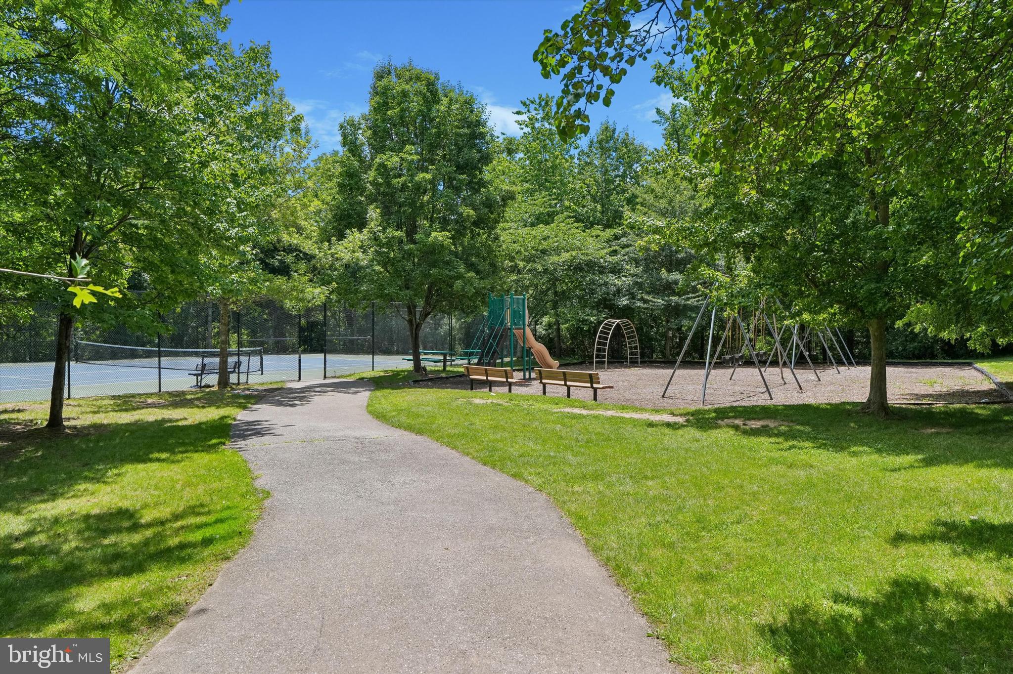 CHARLESTOWN OAKS - Residential