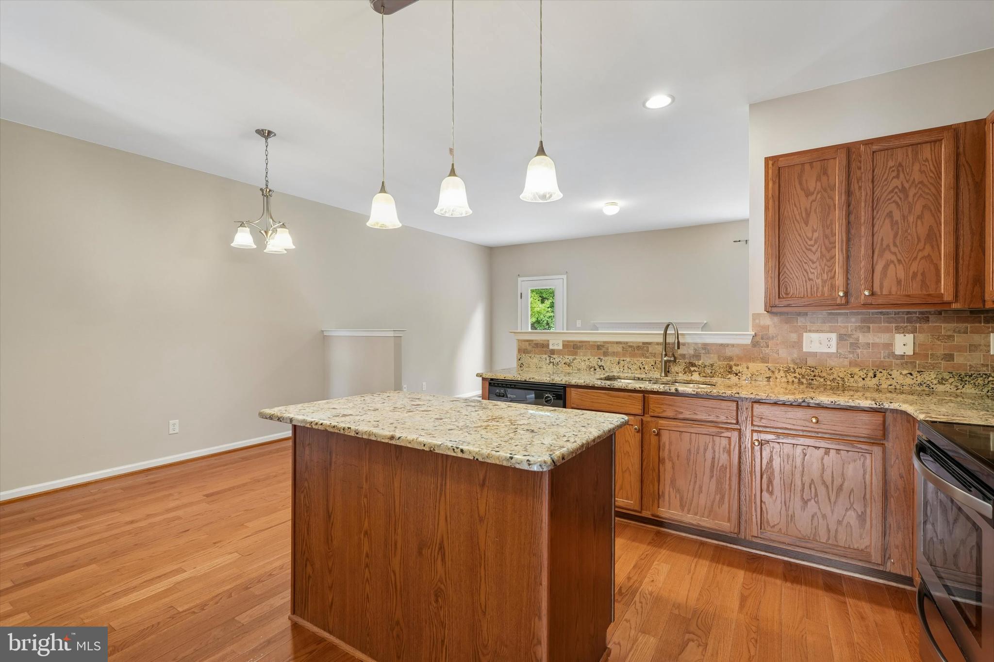 CHARLESTOWN OAKS - Residential
