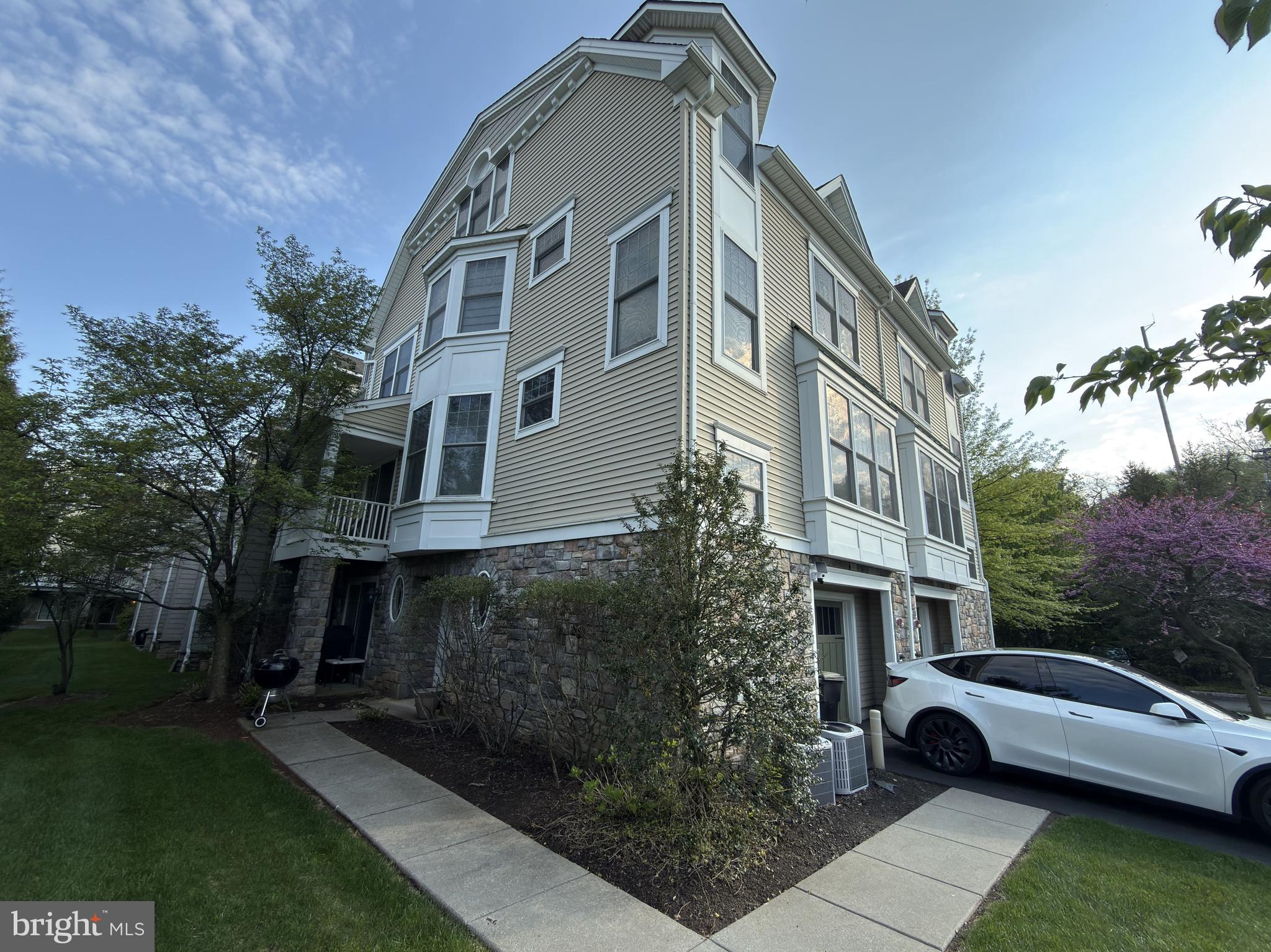 End-unit townhome with 3 bedrooms and 2.5 baths in a convenient Ardmore location. The entry level includes garage access, a family room, and laundry. The main level features a bright living area, kitchen with gas cooking, a breakfast area, and access to the balcony. On the next level, the primary bedroom includes a private full bathroom, with another bedroom and full bathroom on the same level. The top level includes the third bedroom. Attached 1-car garage with inside access. Close to shopping, dining, Suburban Square, and the train station.