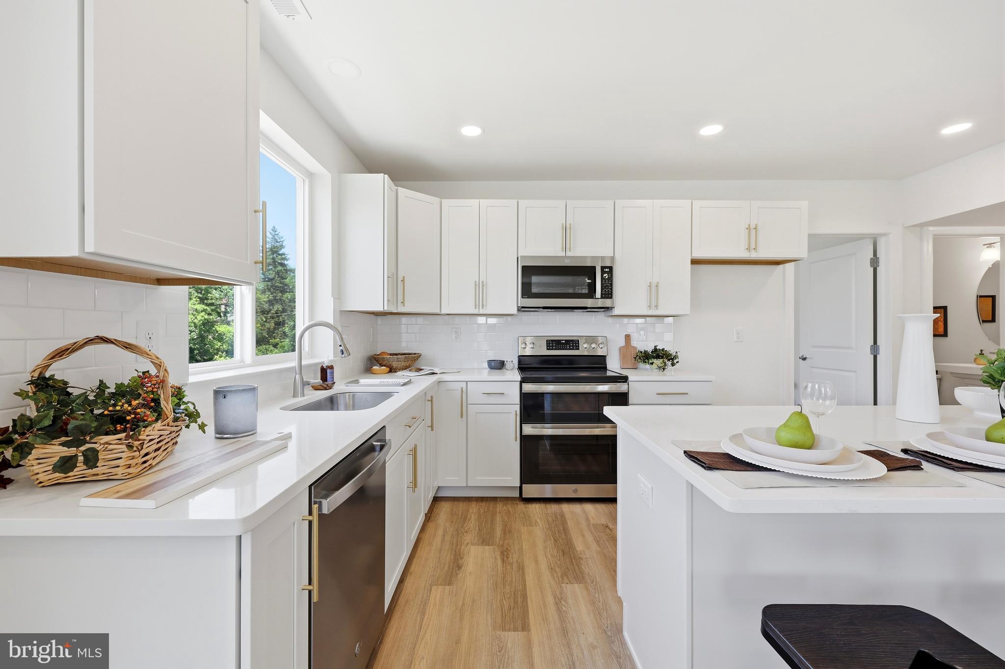 ARBOR PLACE - Residential