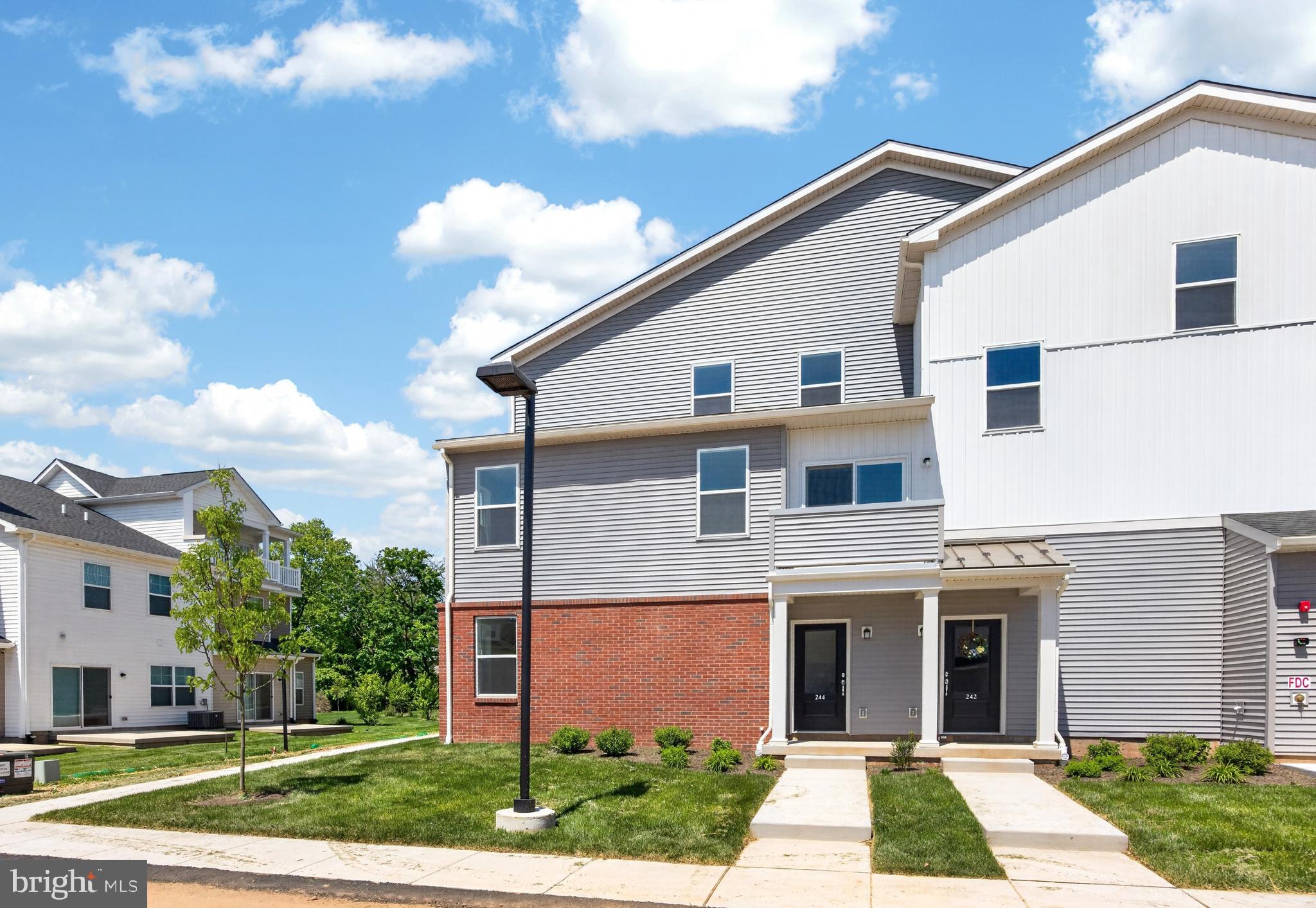 ARBOR PLACE - Residential