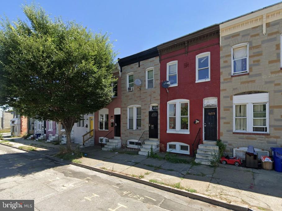 ONLINE AUCTION: Bidding begins 5/7/2025 @ 10:00 AM. Bidding ends 5/9/2025 @ 11:00 AM. List Price is Suggested Opening Bid. Deposit: $5,000. 2 Story Townhouse located in the Broadway East area. JUST MINUTES to Clifton Park & Johns Hopkins Hospital. Easy access to major traffic artery E North Ave.