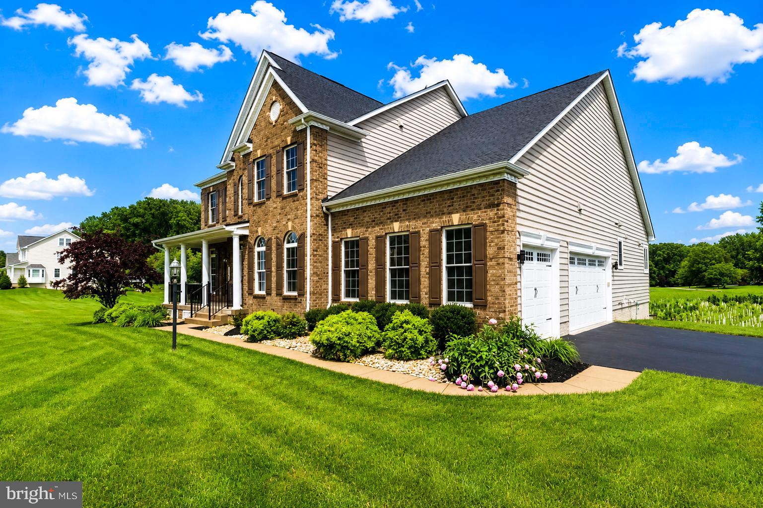 WARFIELD ESTATES - Residential