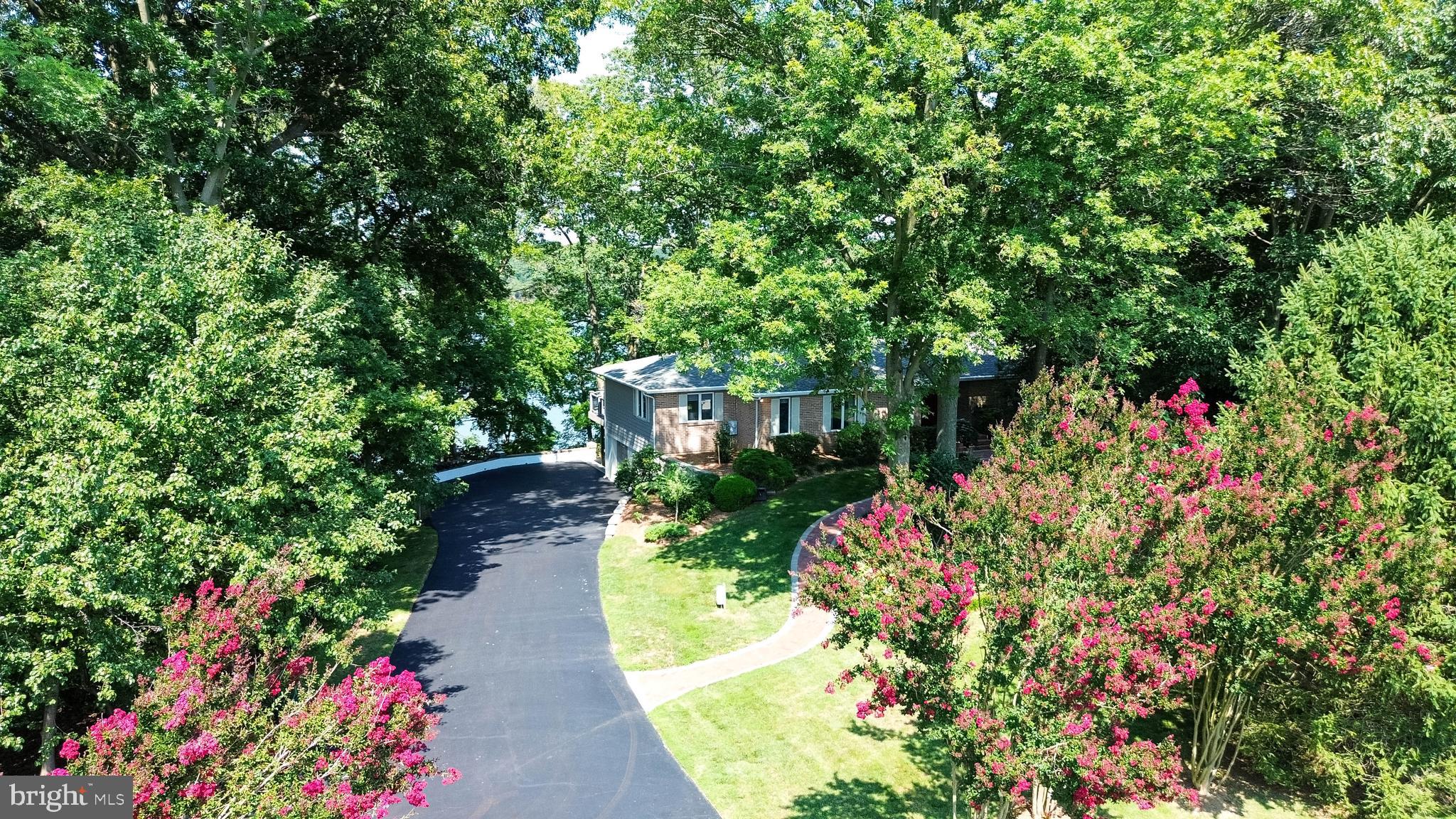 KINNAIRDS POINT - Residential