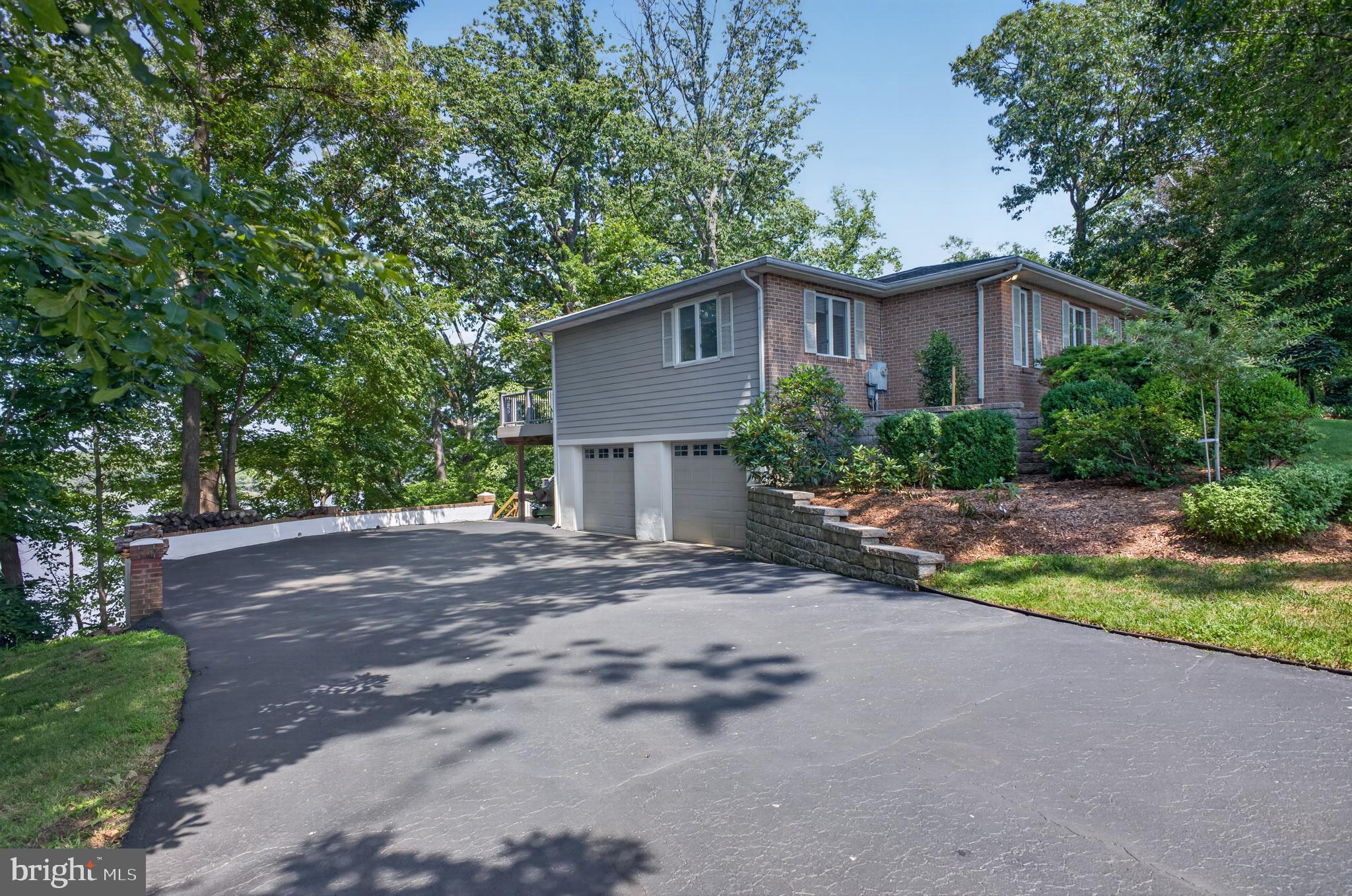 KINNAIRDS POINT - Residential