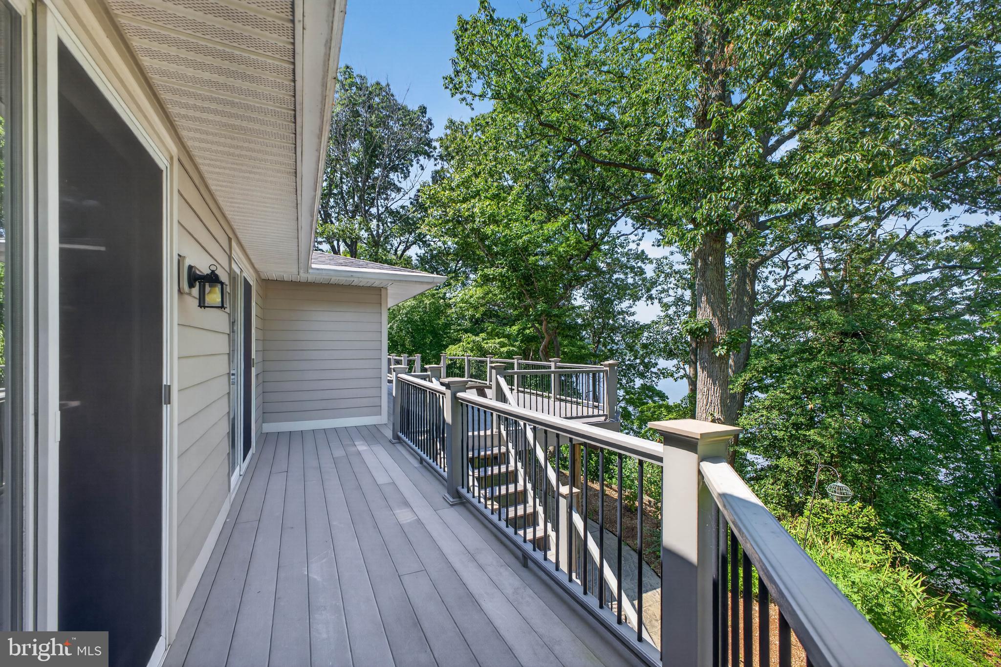 KINNAIRDS POINT - Residential