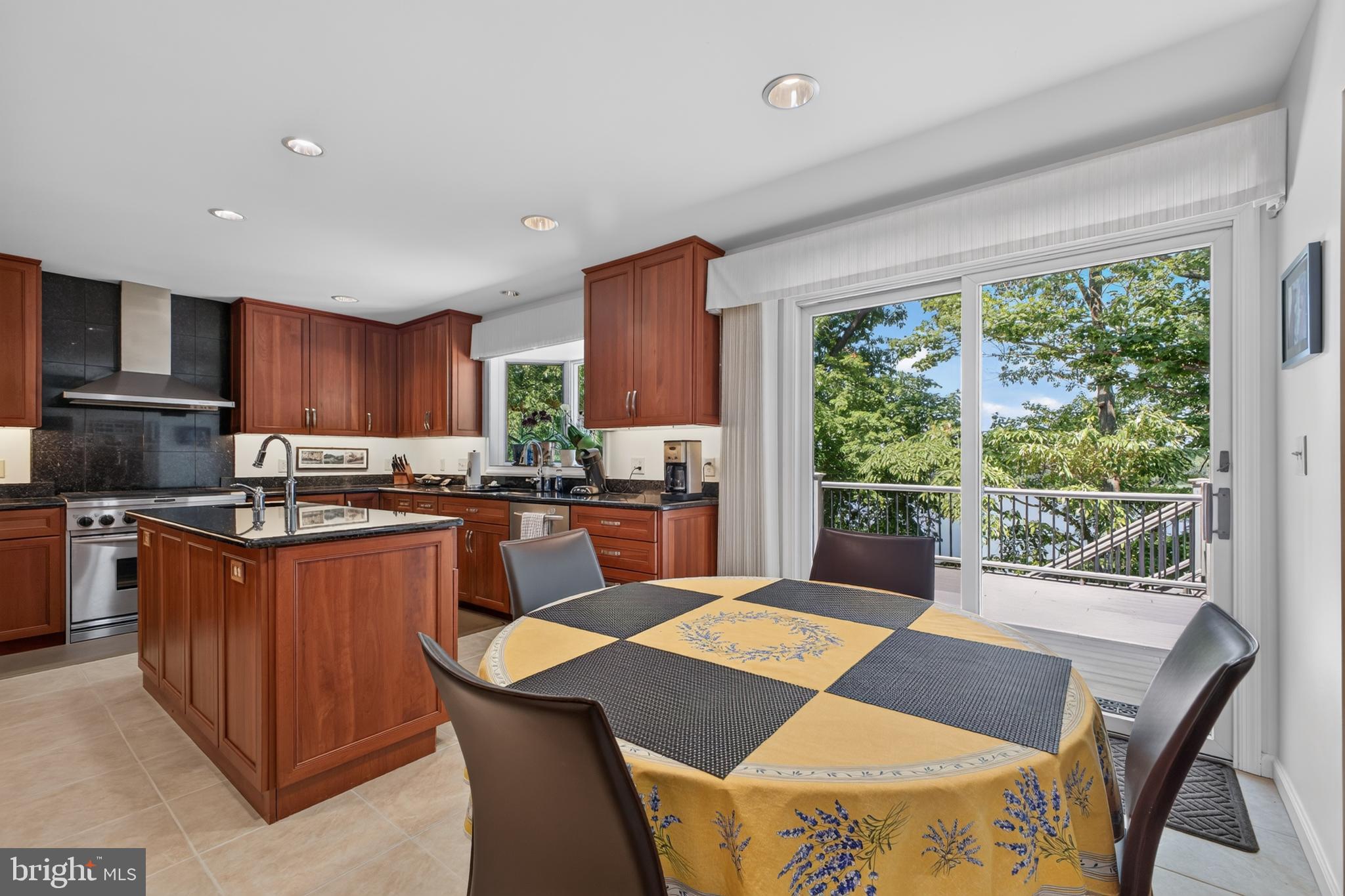 KINNAIRDS POINT - Residential