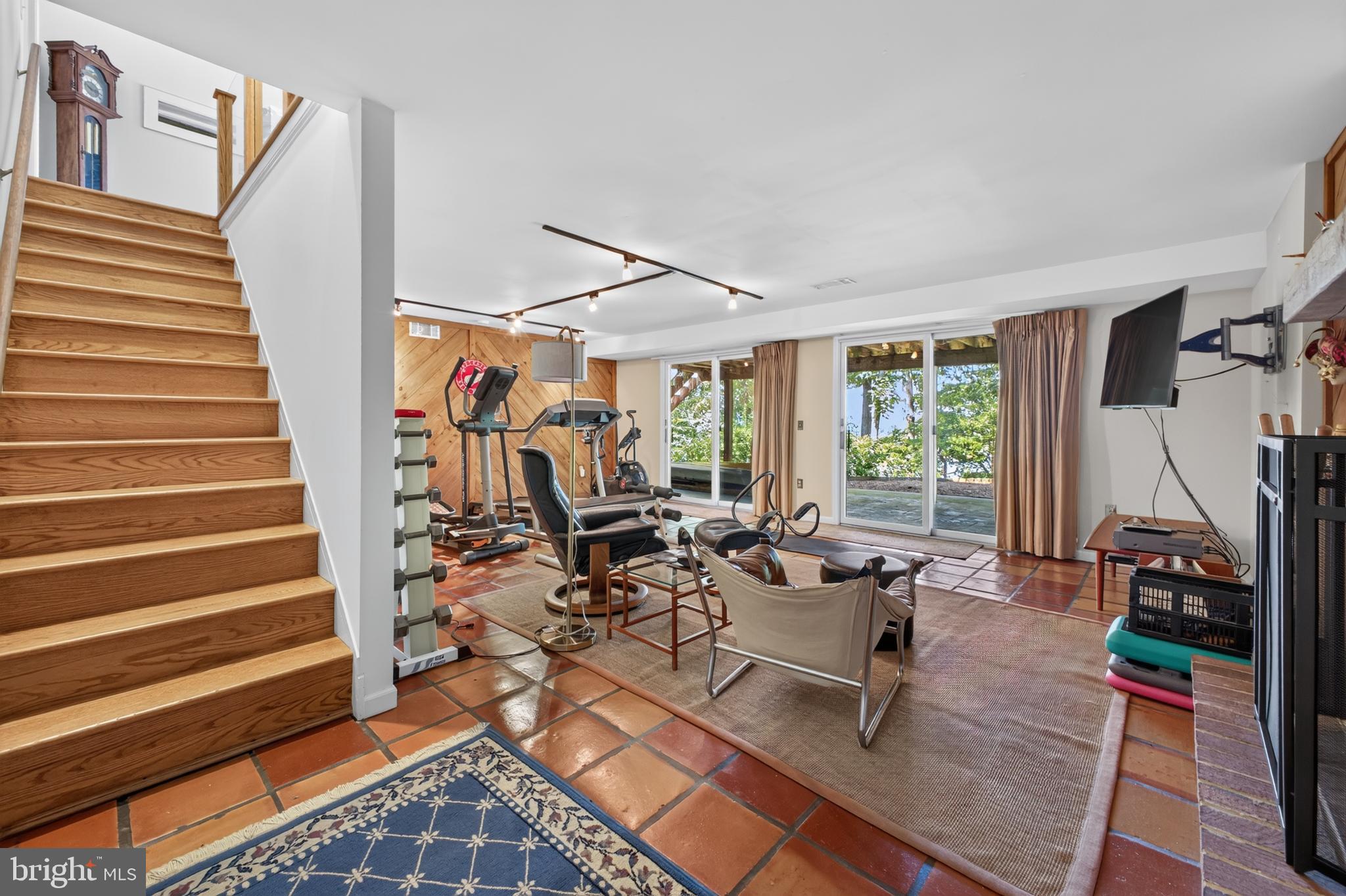 KINNAIRDS POINT - Residential