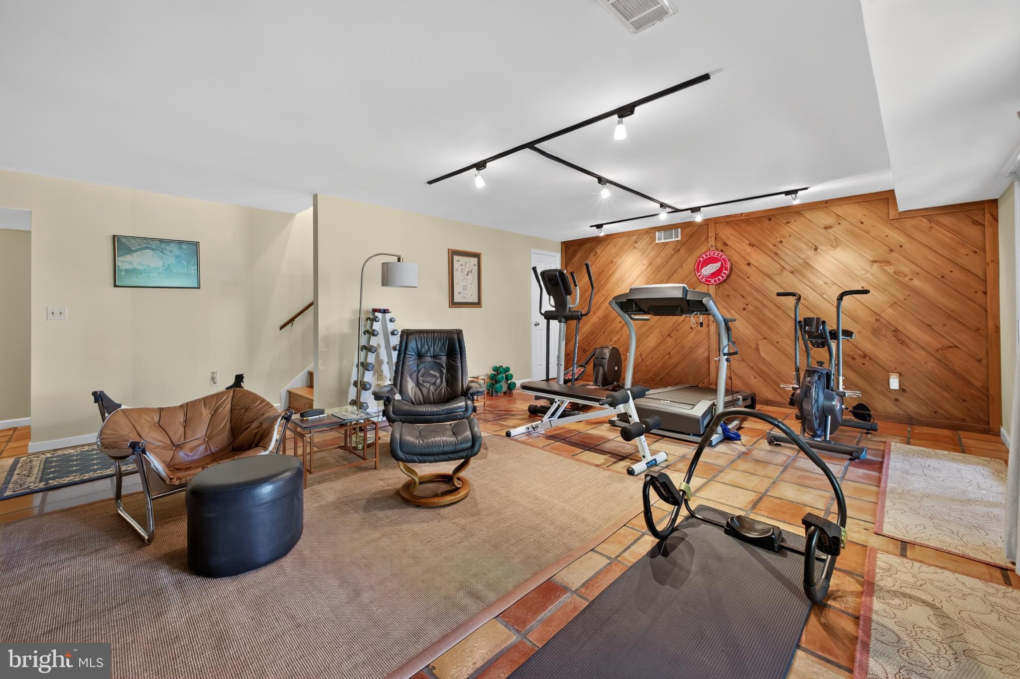 KINNAIRDS POINT - Residential