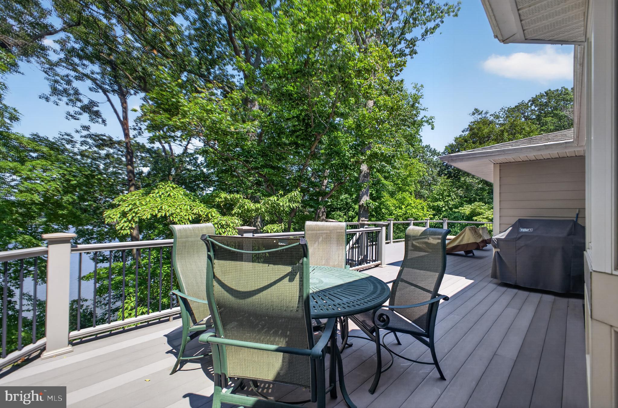 KINNAIRDS POINT - Residential