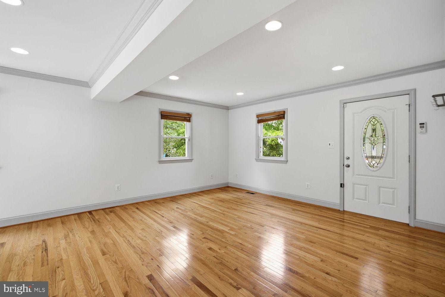 QUEENS CHAPEL - Residential